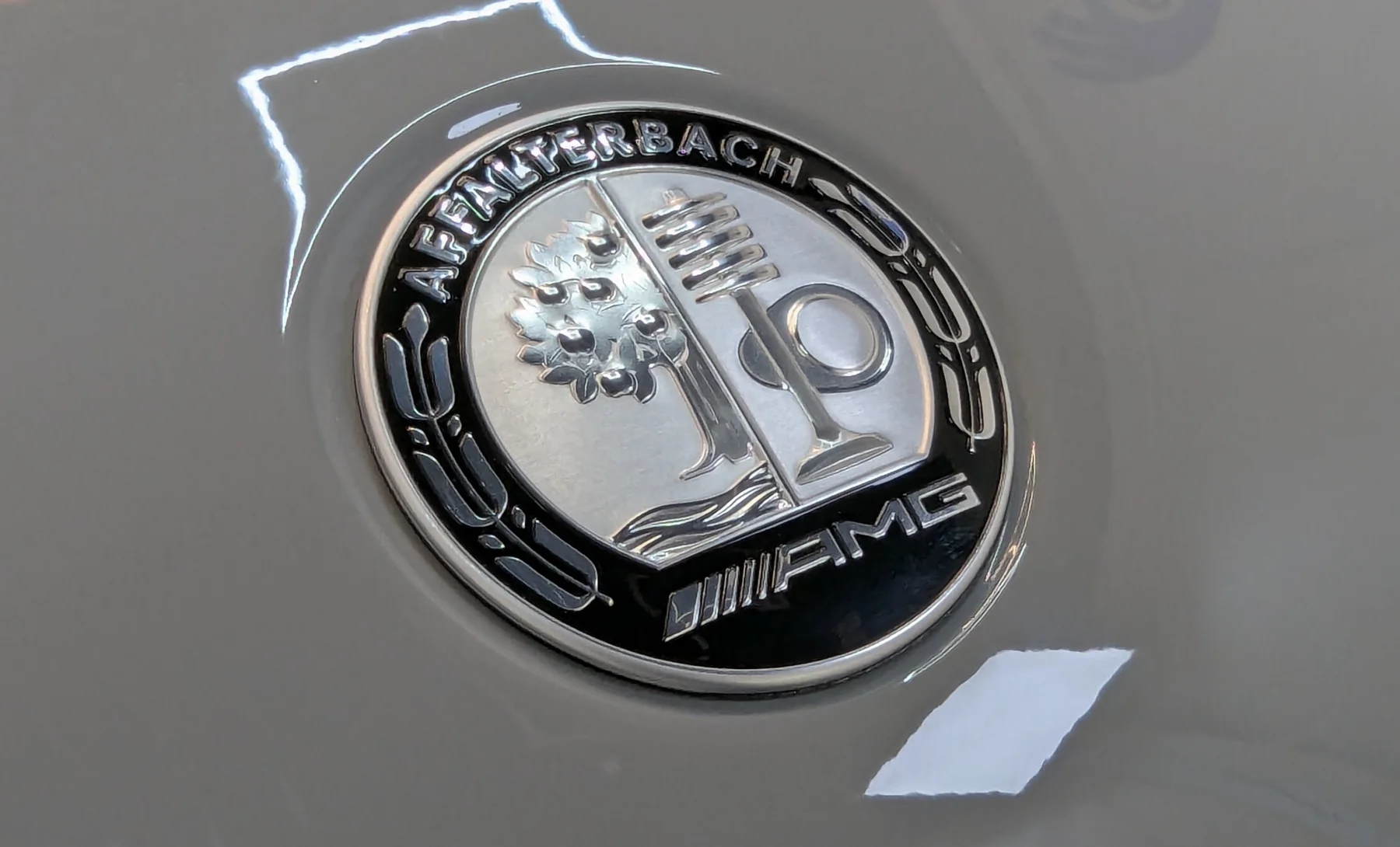 Mercedes-Benz GLE53 AMG 4Matic+ 2025 — exterior 7 de 10