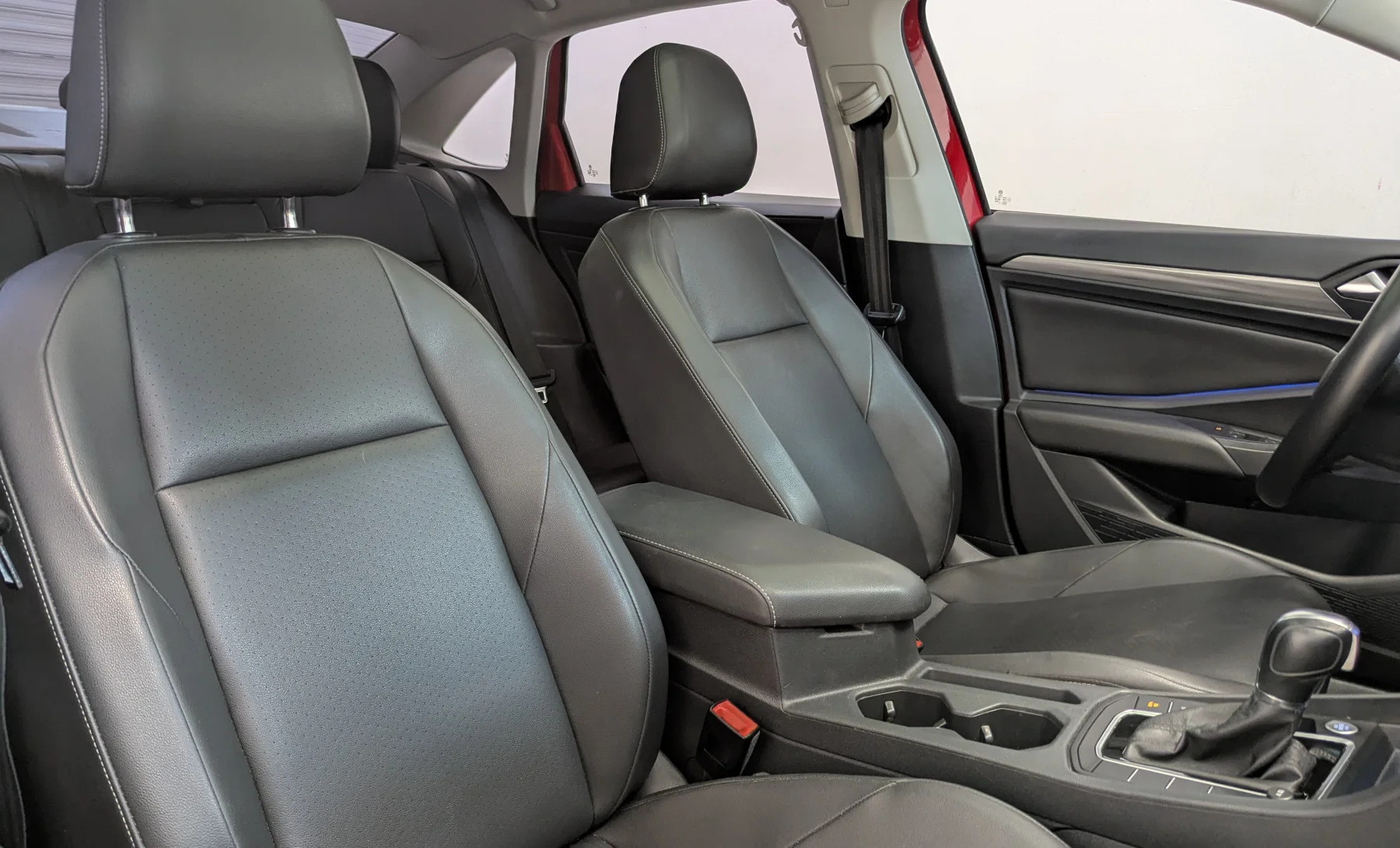 Volkswagen Jetta SEL Premium 2019 — interior 8 de 10