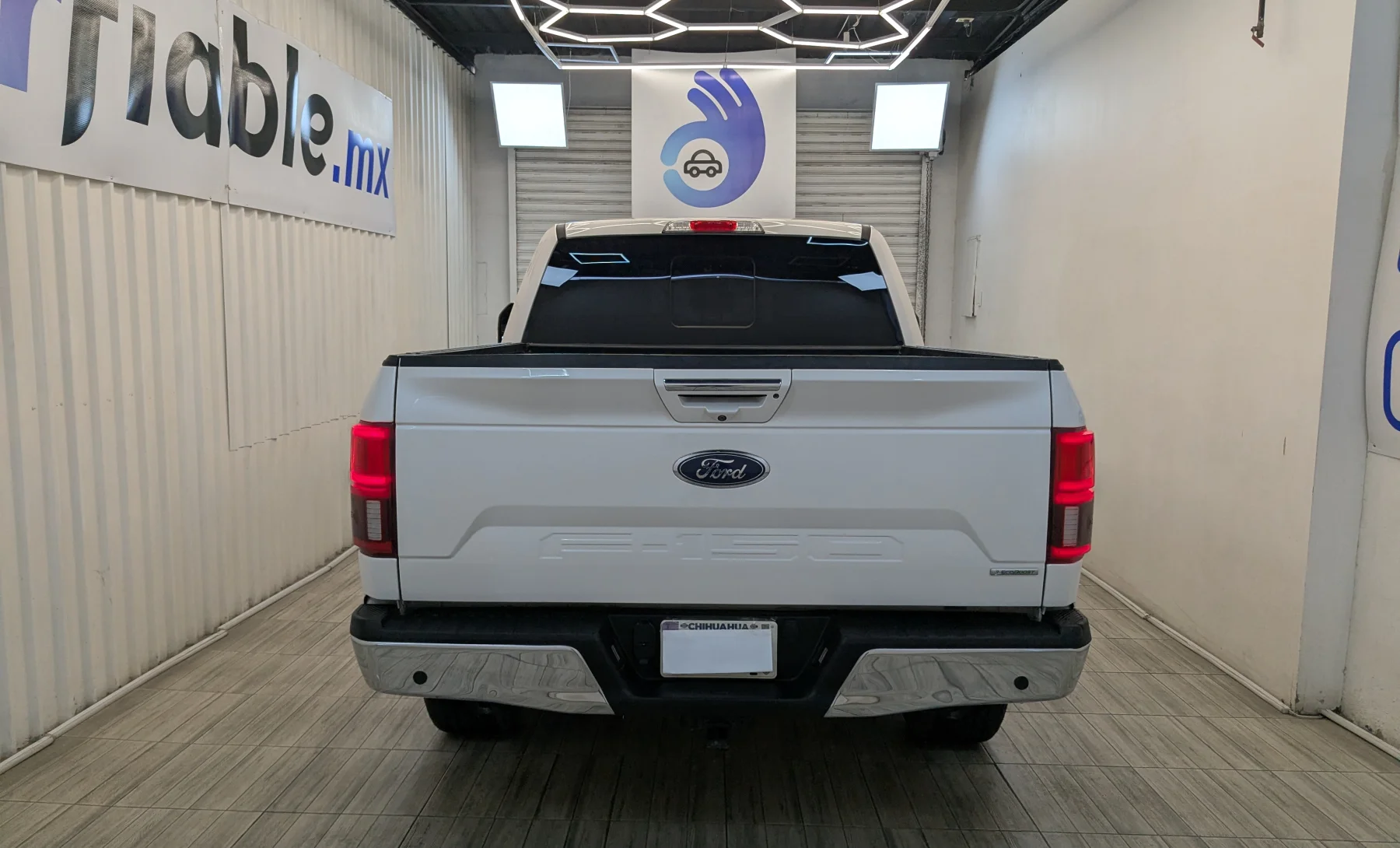 Ford F-150 Lariat 2019 — exterior 5 de 10