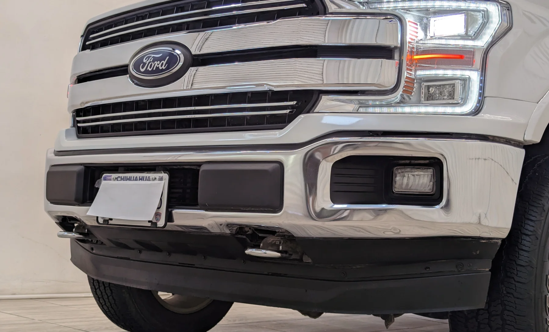 Ford F-150 Lariat 2019 — exterior 8 de 10