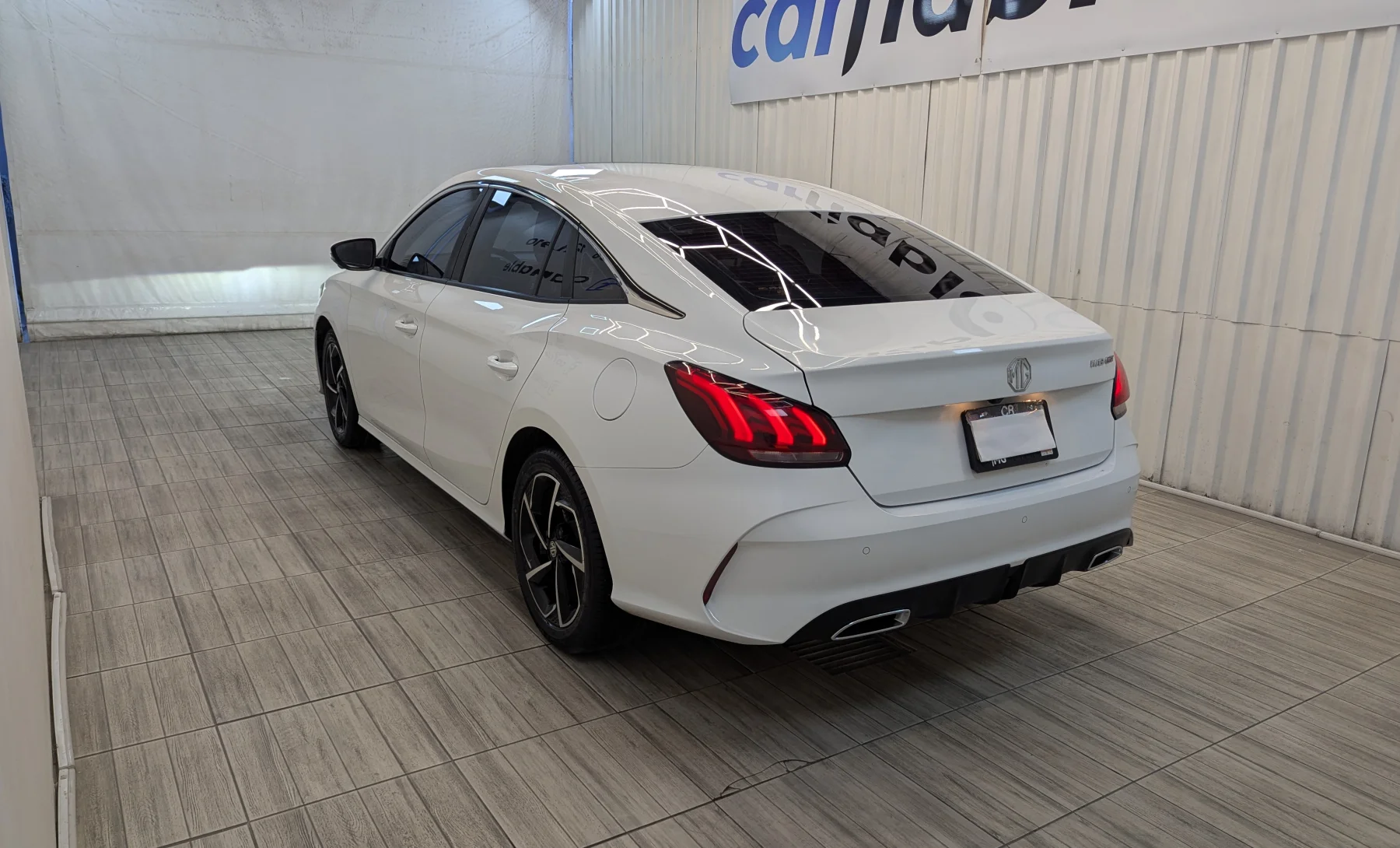 MG GT Alpha 2023 — exterior 6 de 11