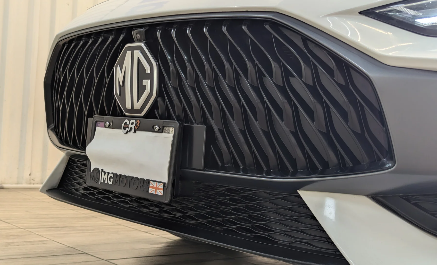MG GT Alpha 2023 — exterior 9 de 11
