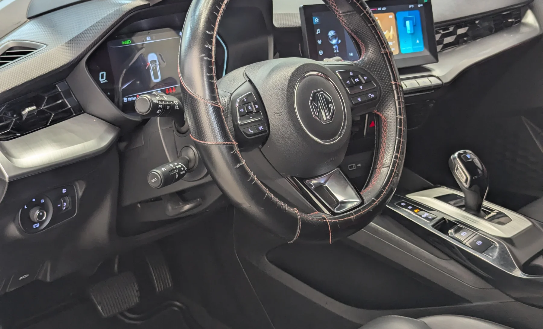 MG GT Alpha 2023 — interior 1 de 10