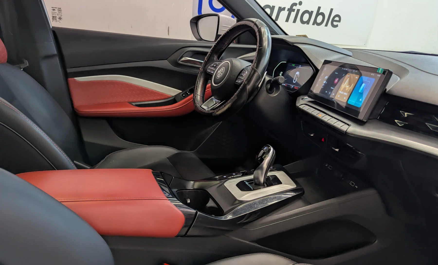 MG GT Alpha 2023 — interior 7 de 10
