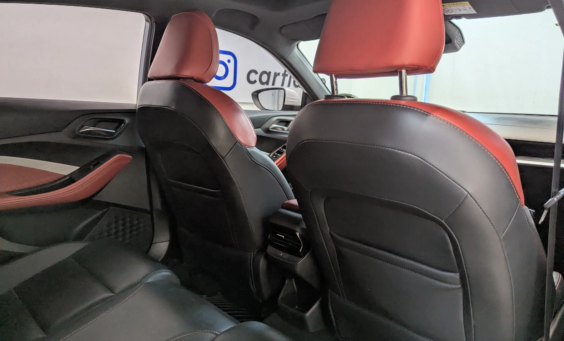 MG GT Alpha 2023 — interior 9 de 10