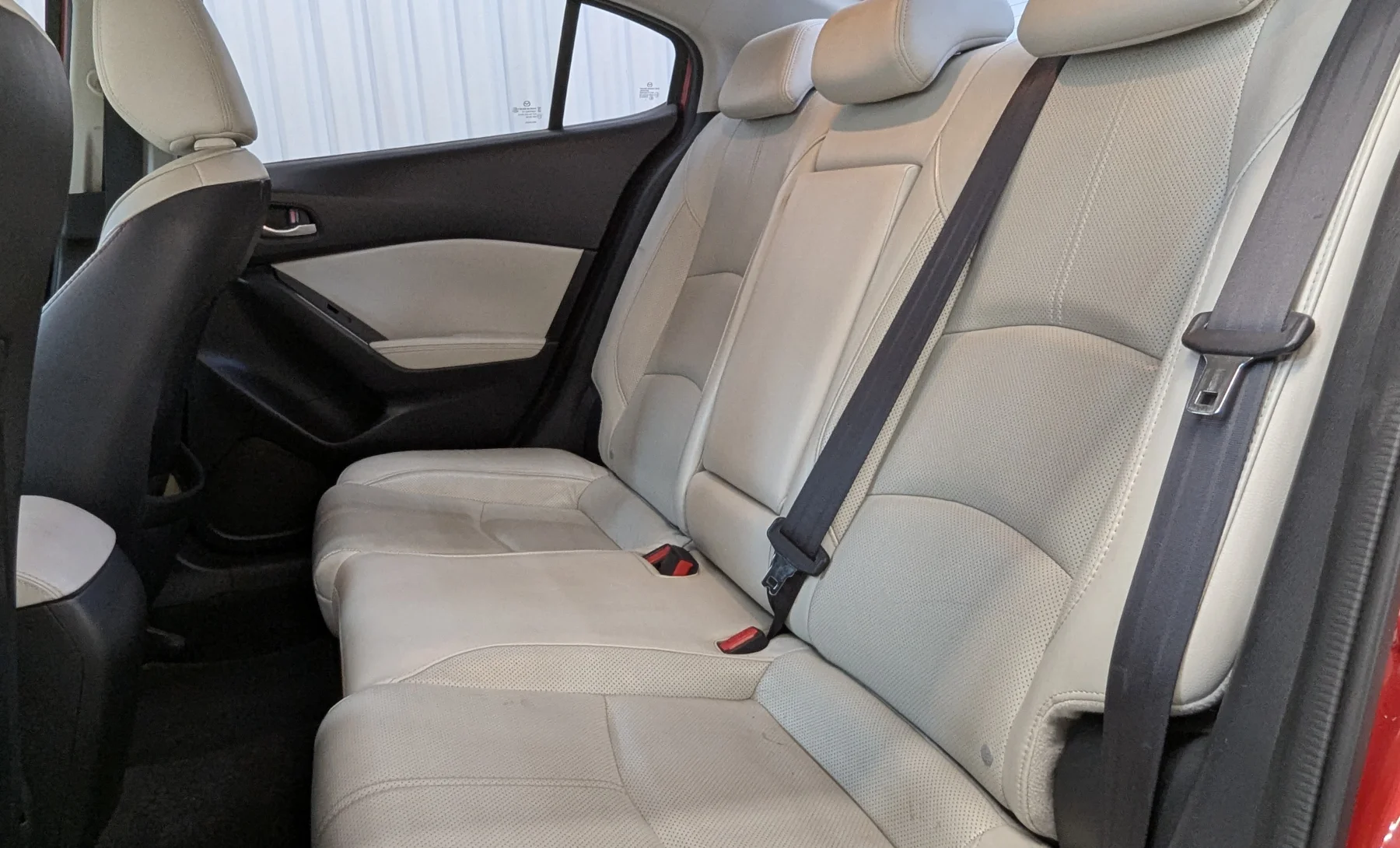 Mazda 3 s Grand Touring 2018 — interior 10 de 10
