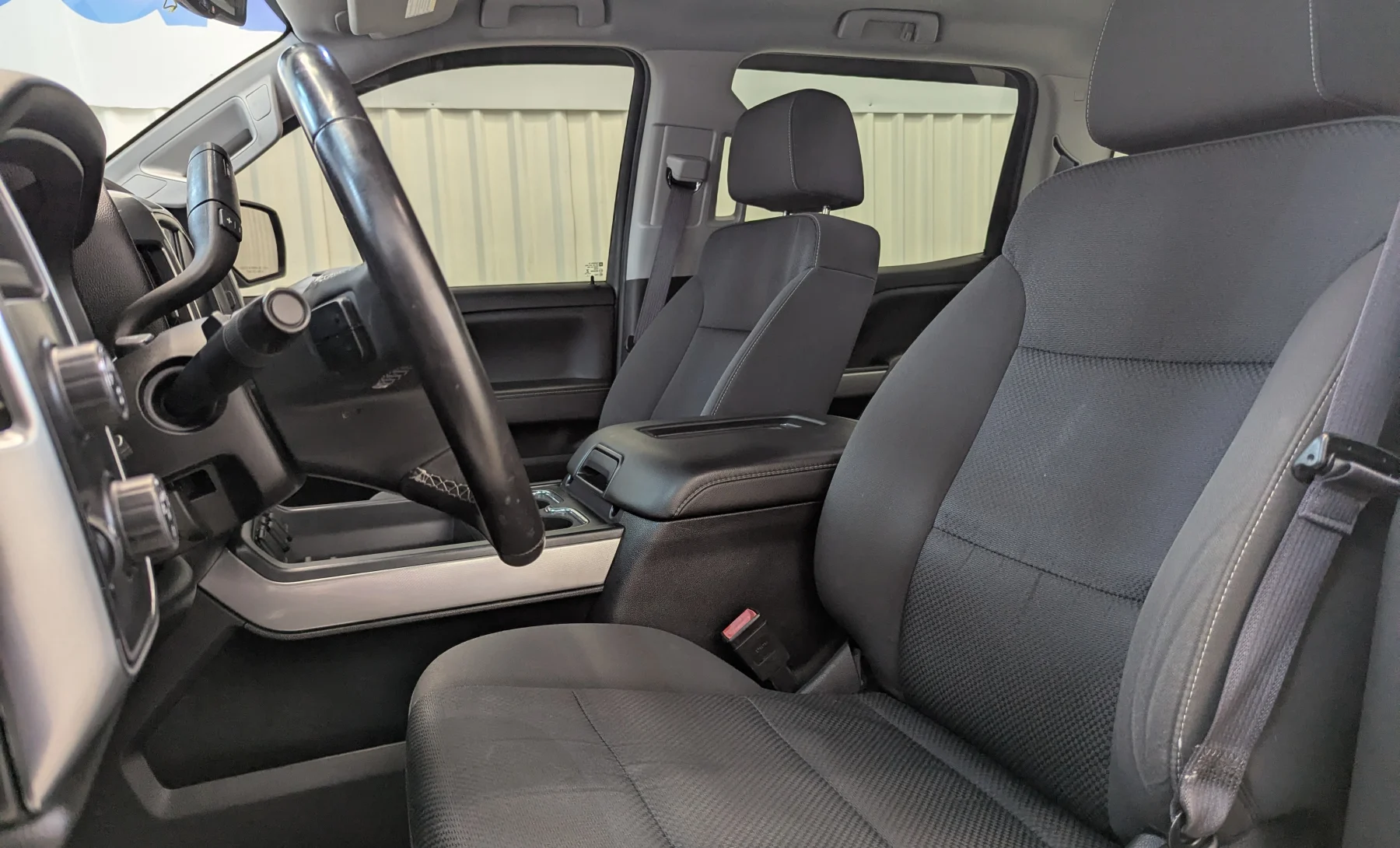 Chevrolet Silverado 1500 LS 2017 — interior 2 de 10