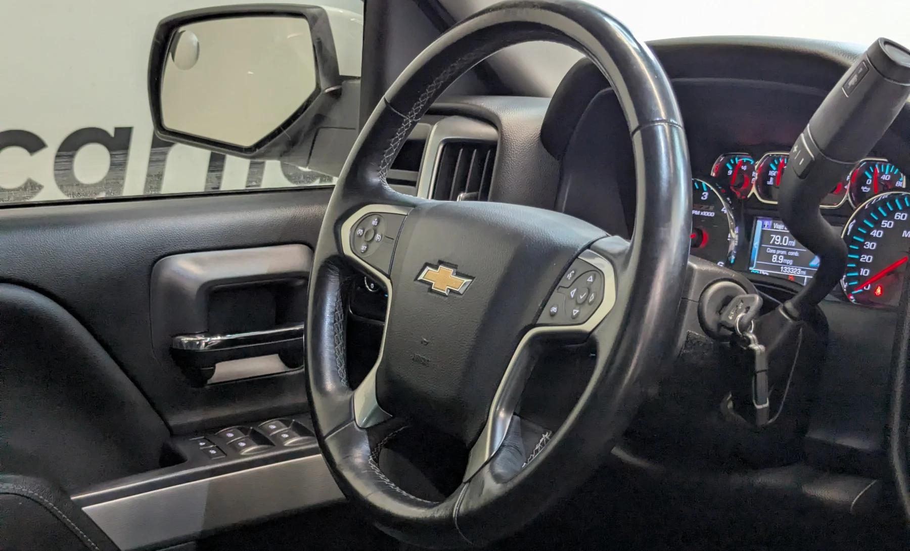 Chevrolet Silverado 1500 LS 2017 — interior 3 de 10
