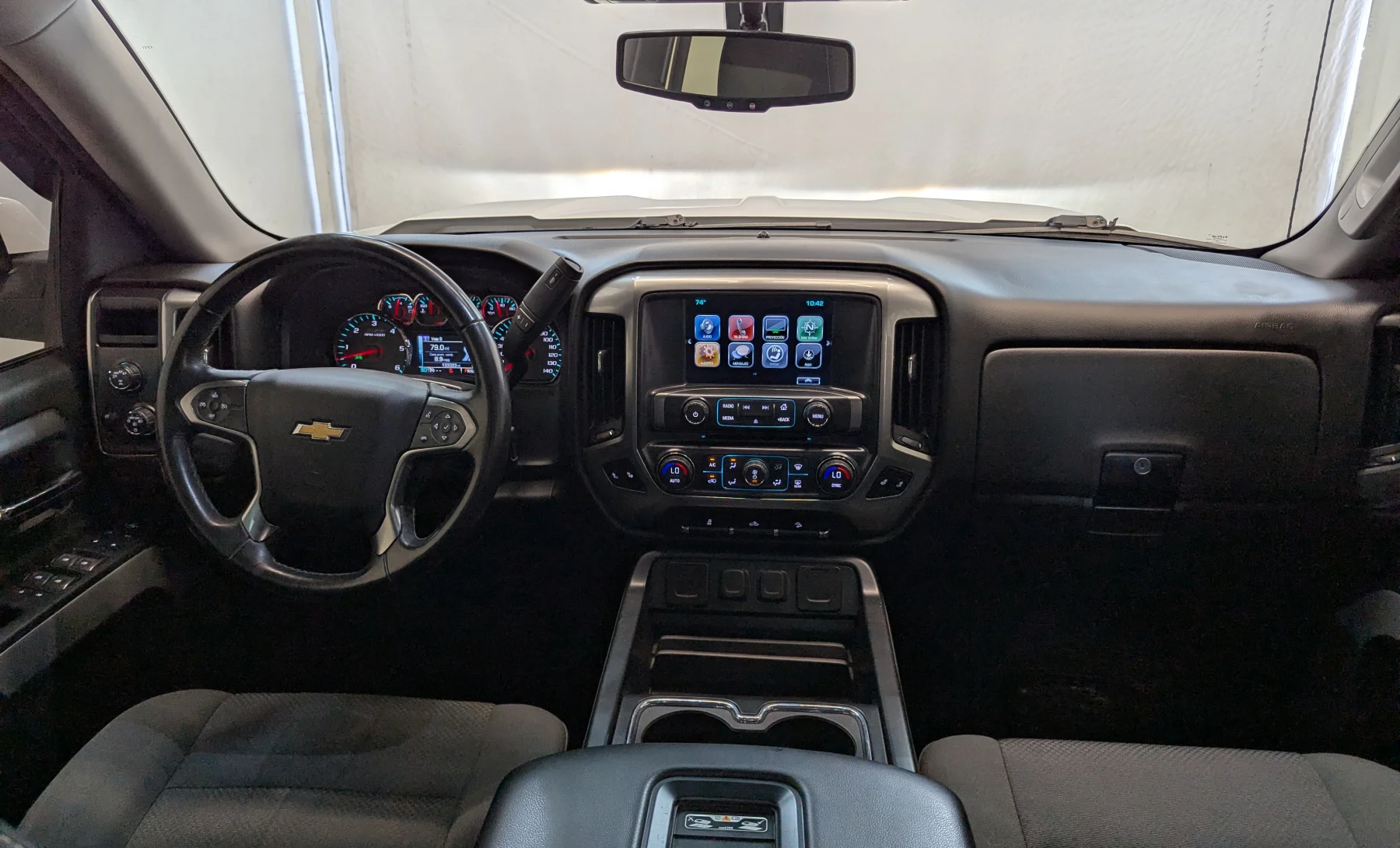 Chevrolet Silverado 1500 LS 2017 — interior 5 de 10