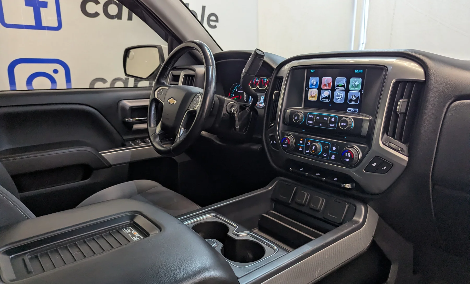 Chevrolet Silverado 1500 LS 2017 — interior 6 de 10