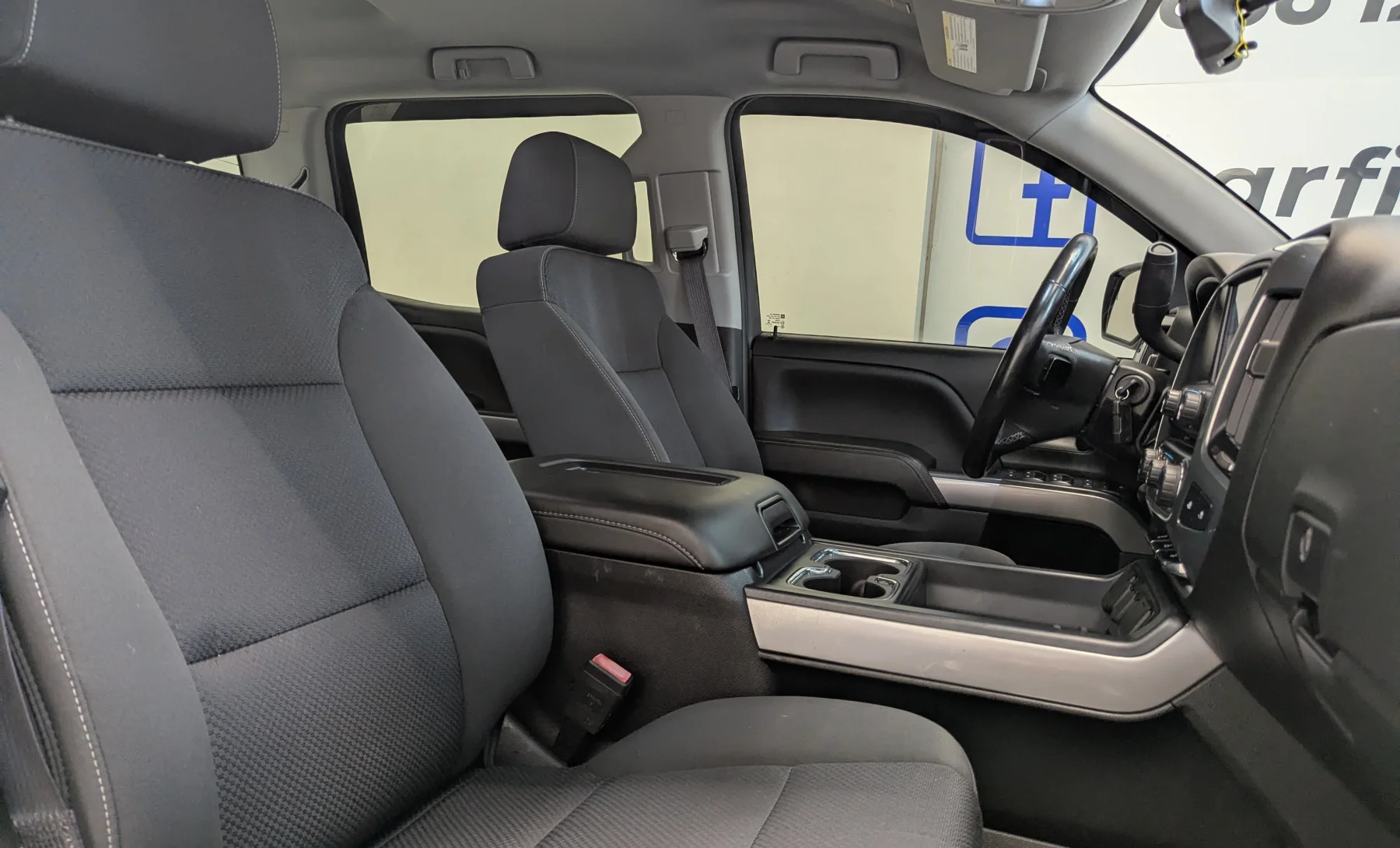 Chevrolet Silverado 1500 LS 2017 — interior 7 de 10