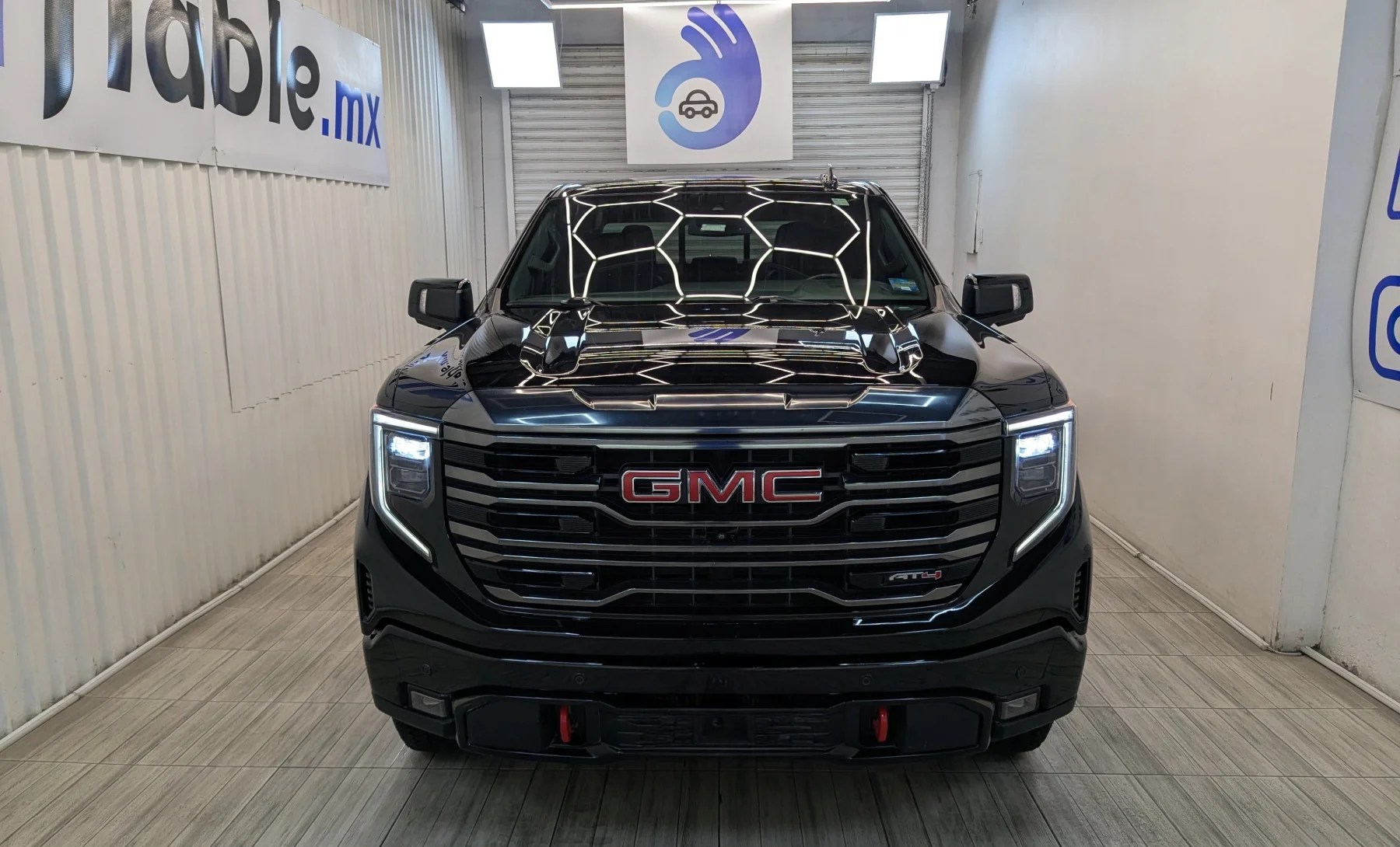 GMC Sierra 1500 AT4 2023 — exterior 2 de 10