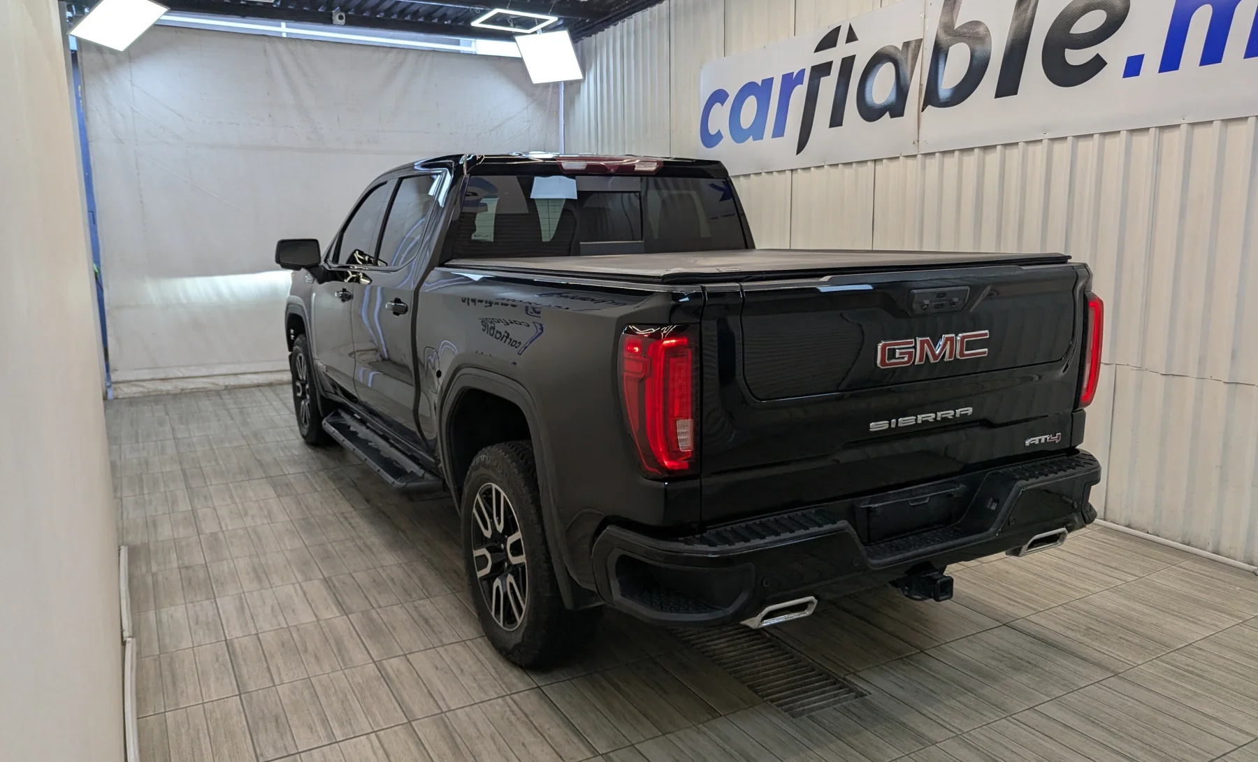 GMC Sierra 1500 AT4 2023 — exterior 6 de 10