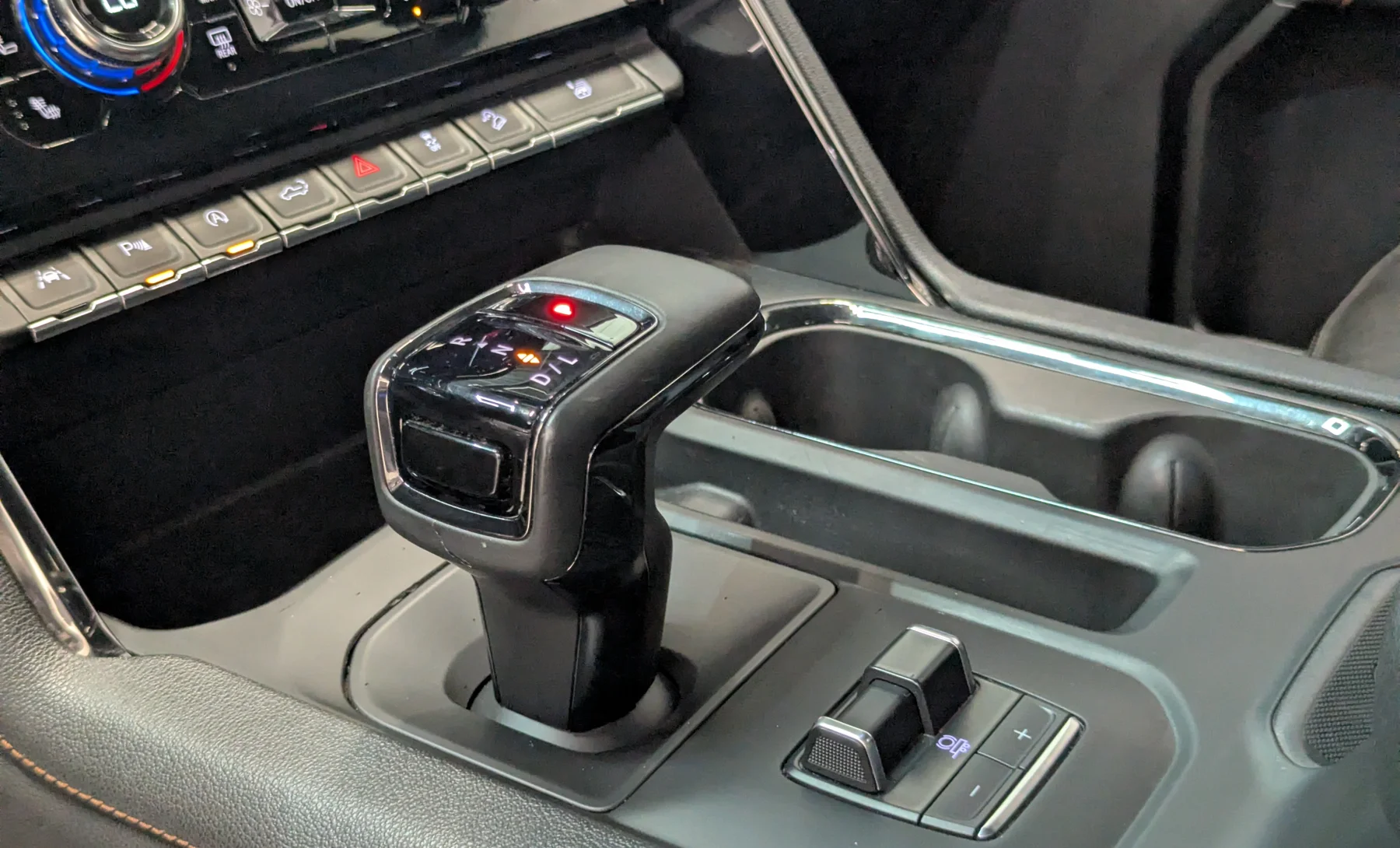 GMC Sierra 1500 AT4 2023 — interior 3 de 10
