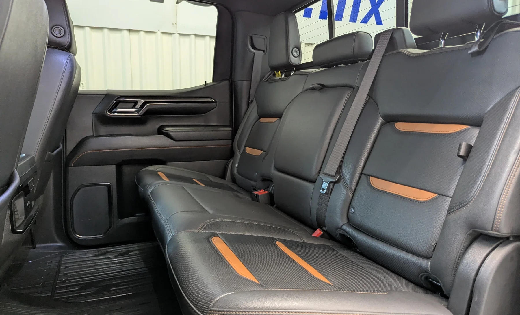GMC Sierra 1500 AT4 2023 — interior 10 de 10