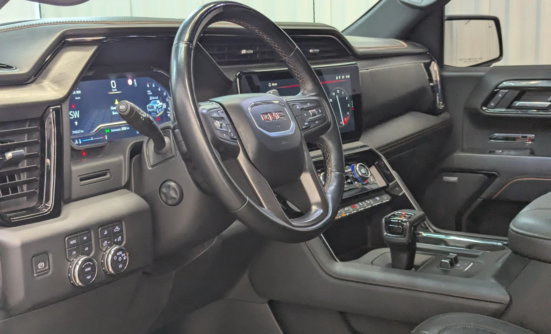GMC Sierra 1500 AT4 2023 — interior 1 de 10