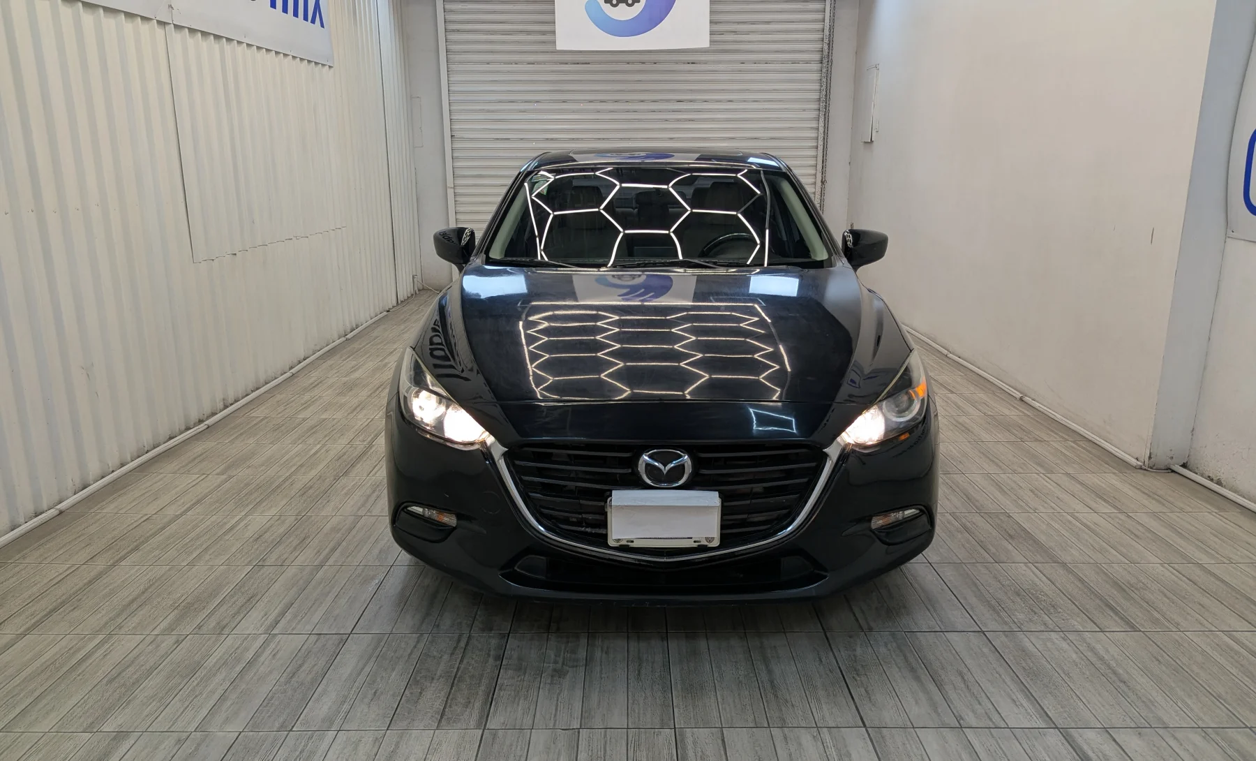 Mazda 3 I Touring 2018 — exterior 2 de 10