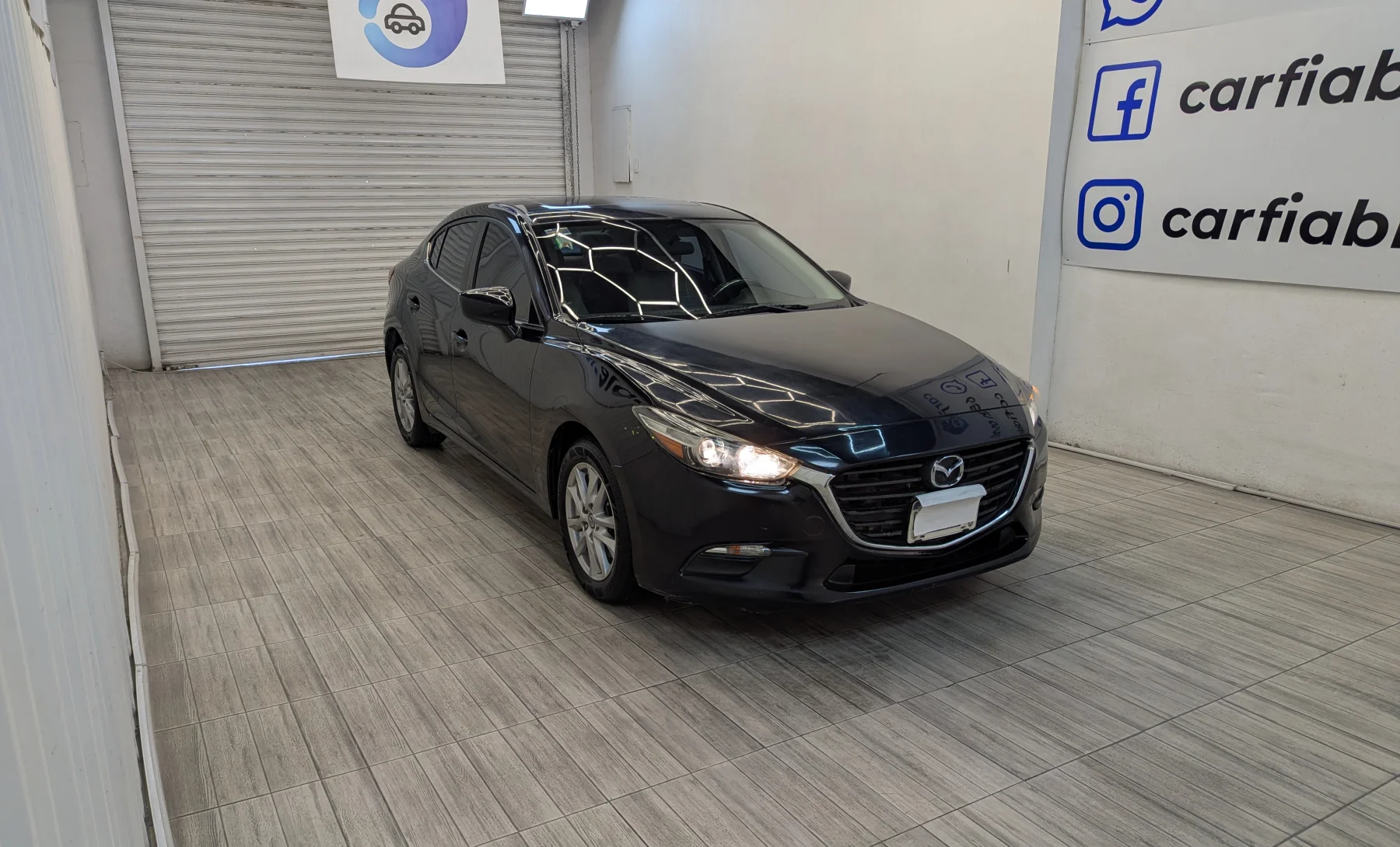 Mazda 3 I Touring 2018 — exterior 3 de 10