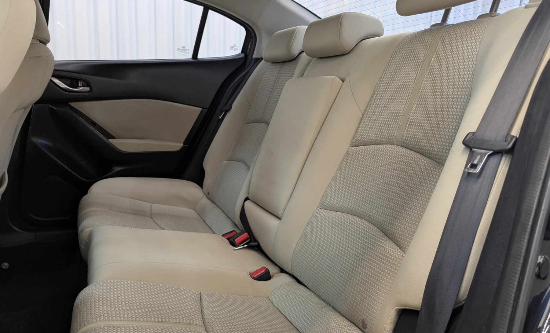 Mazda 3 I Touring 2018 — interior 9 de 10