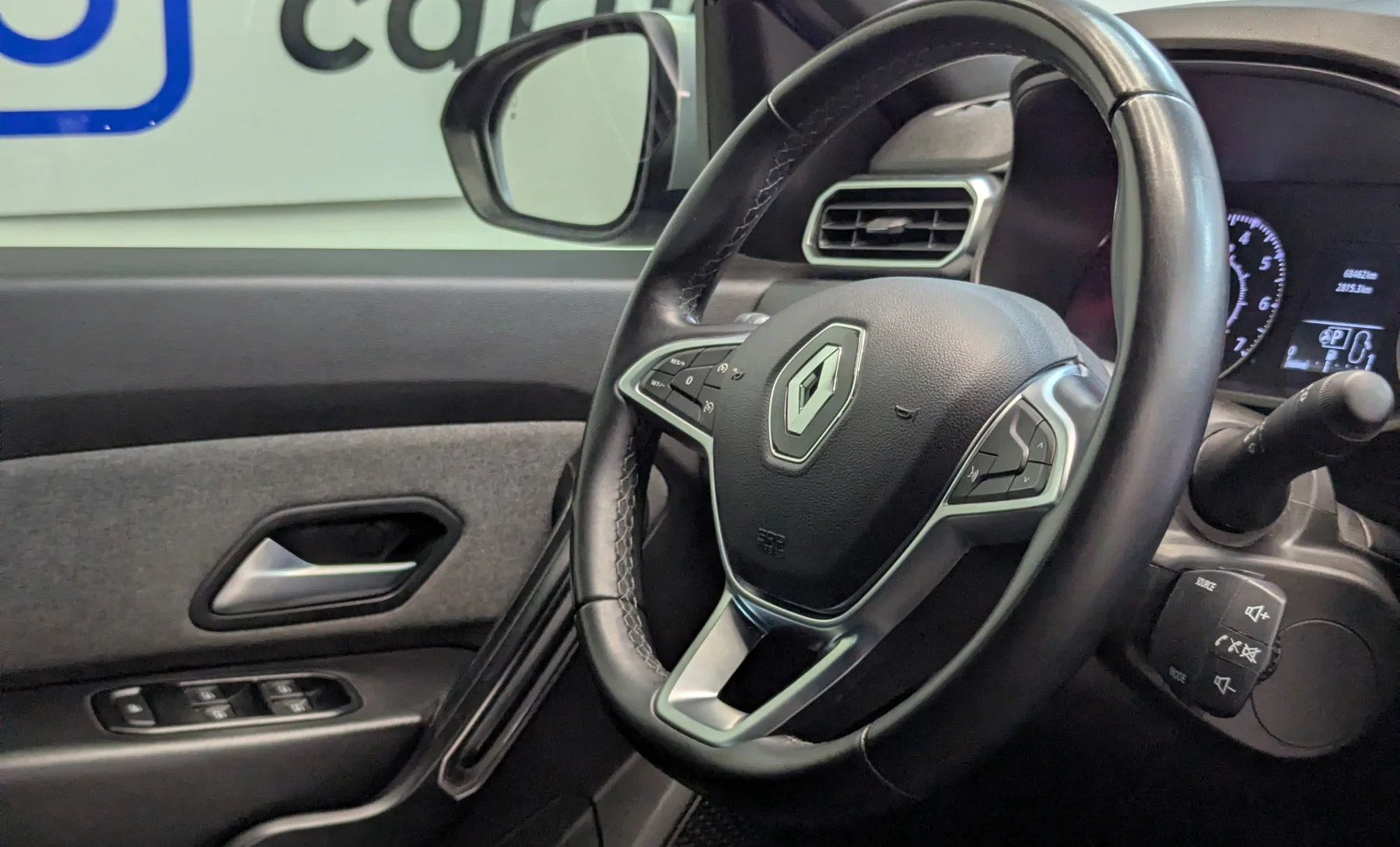 Renault Duster Iconic 2021 — interior 5 de 10