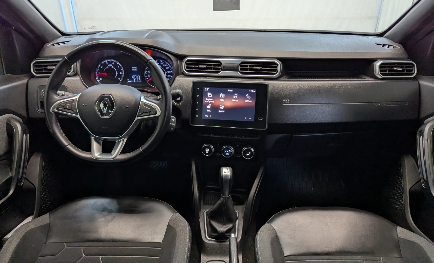 Renault Duster Iconic 2021 — interior 6 de 10