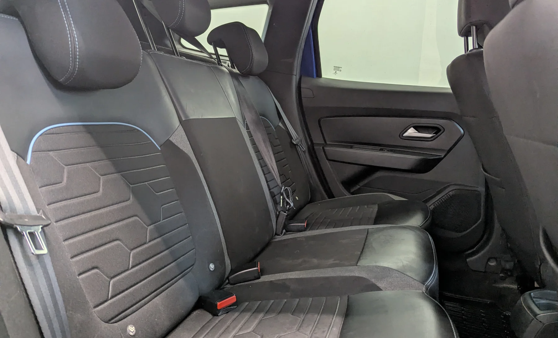 Renault Duster Iconic 2021 — interior 9 de 10