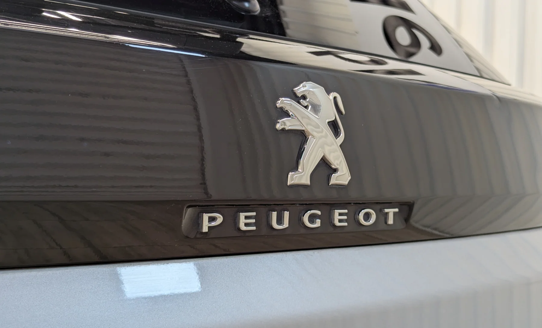 Peugeot 3008 Active 2024 — exterior 7 de 10