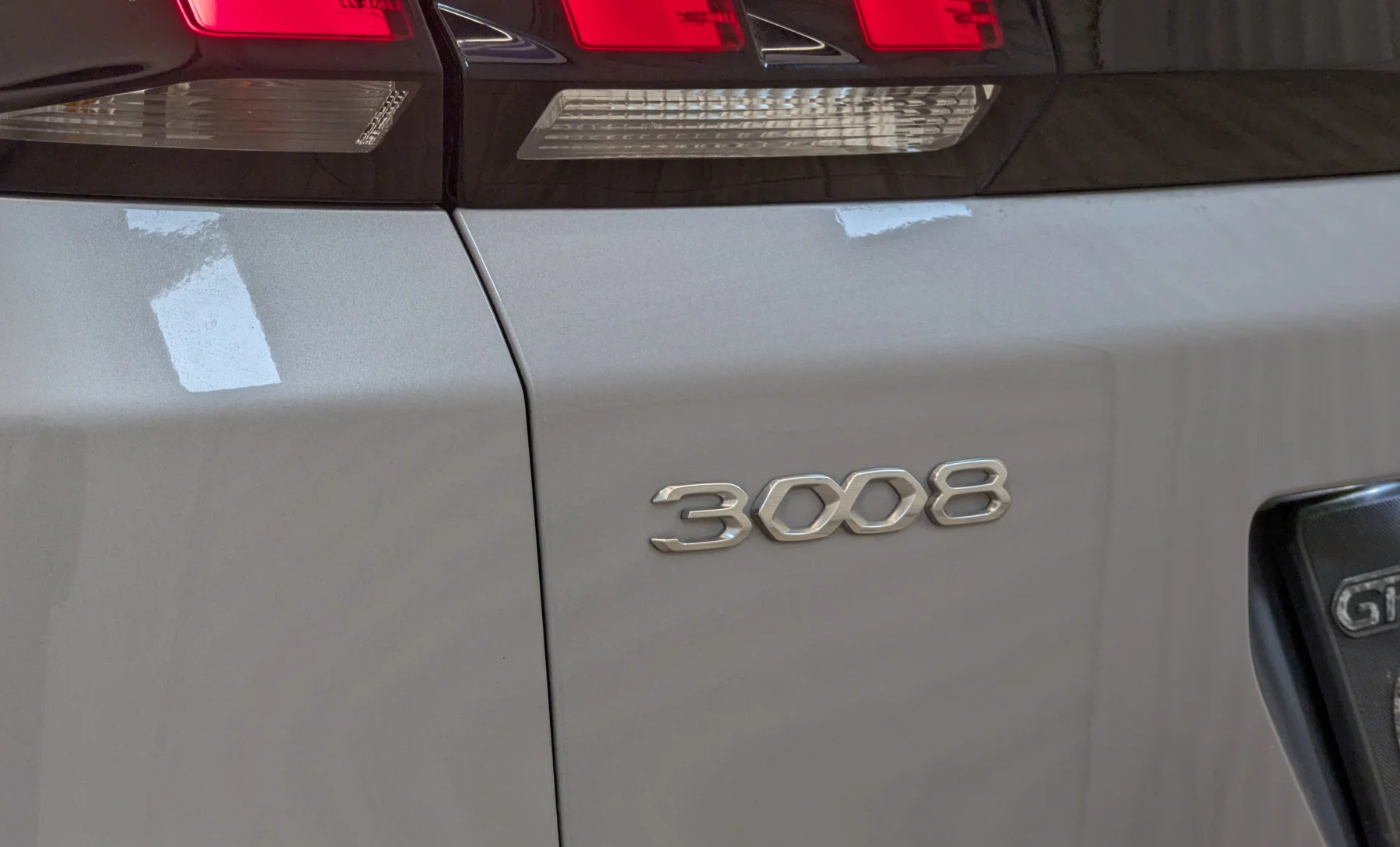 Peugeot 3008 Active 2024 — exterior 8 de 10