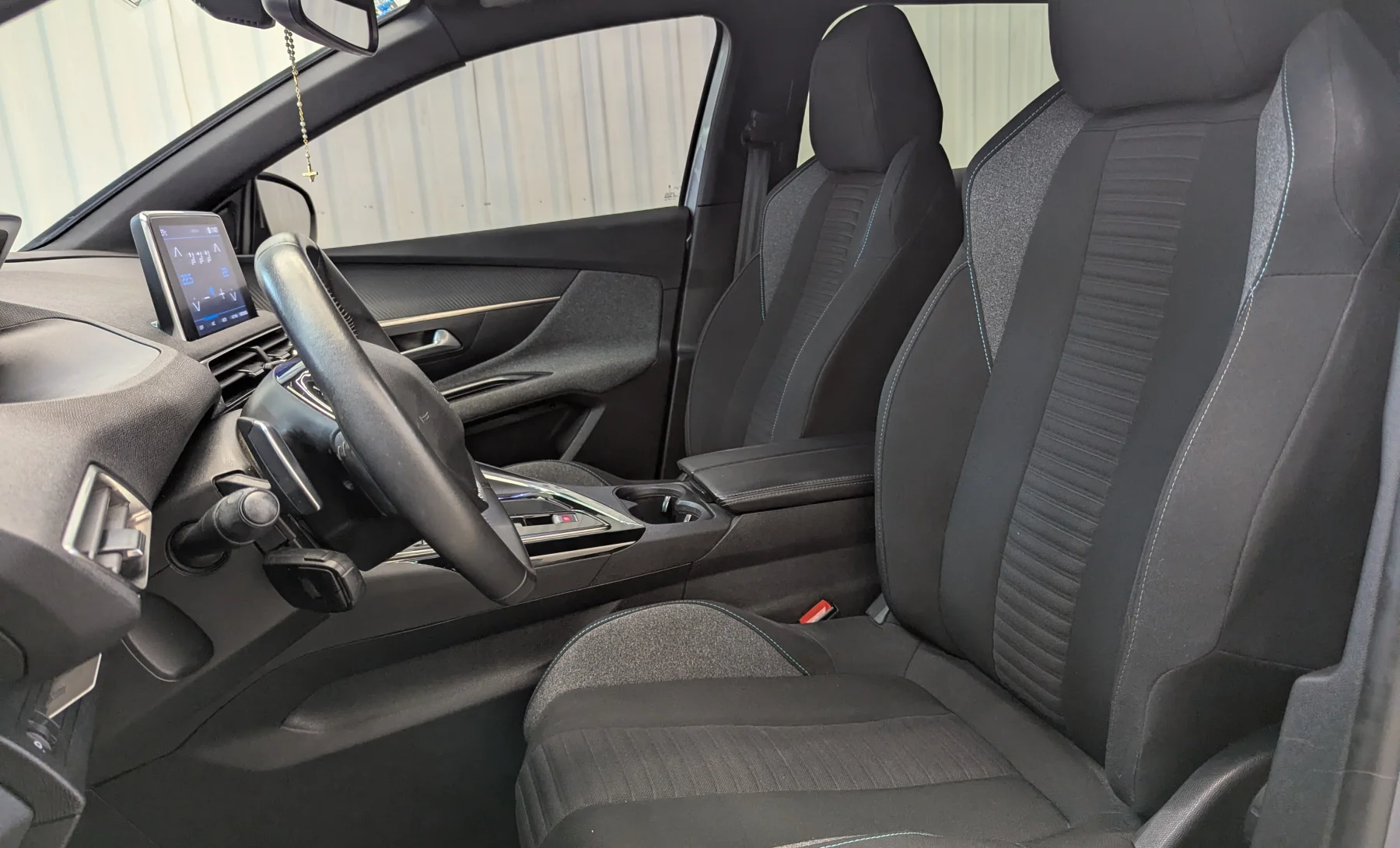 Peugeot 3008 Active 2024 — interior 2 de 10
