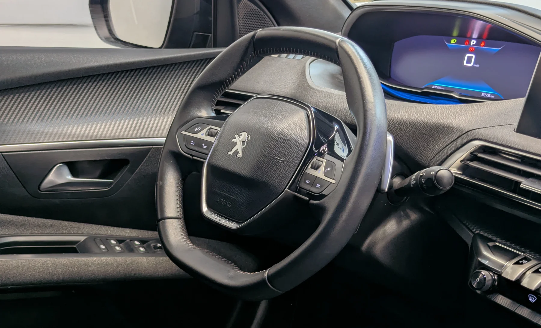 Peugeot 3008 Active 2024 — interior 5 de 10