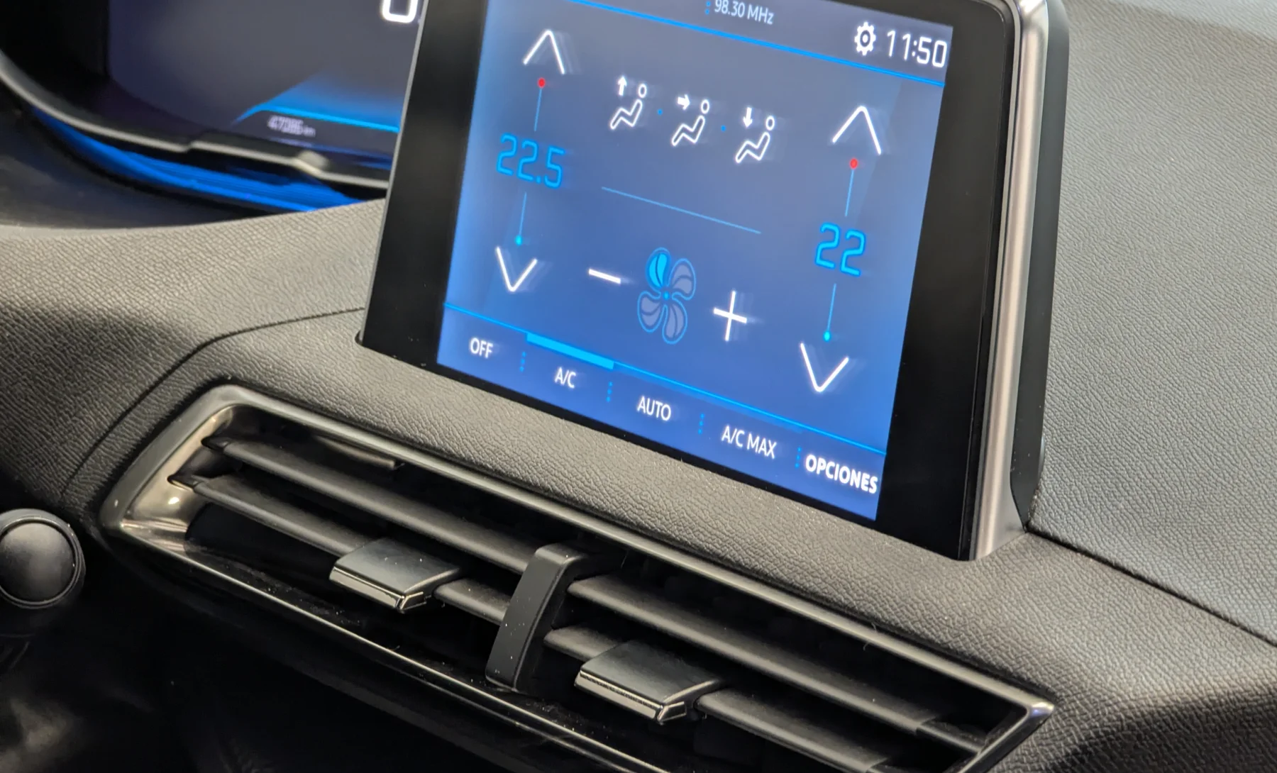Peugeot 3008 Active 2024 — interior 6 de 10