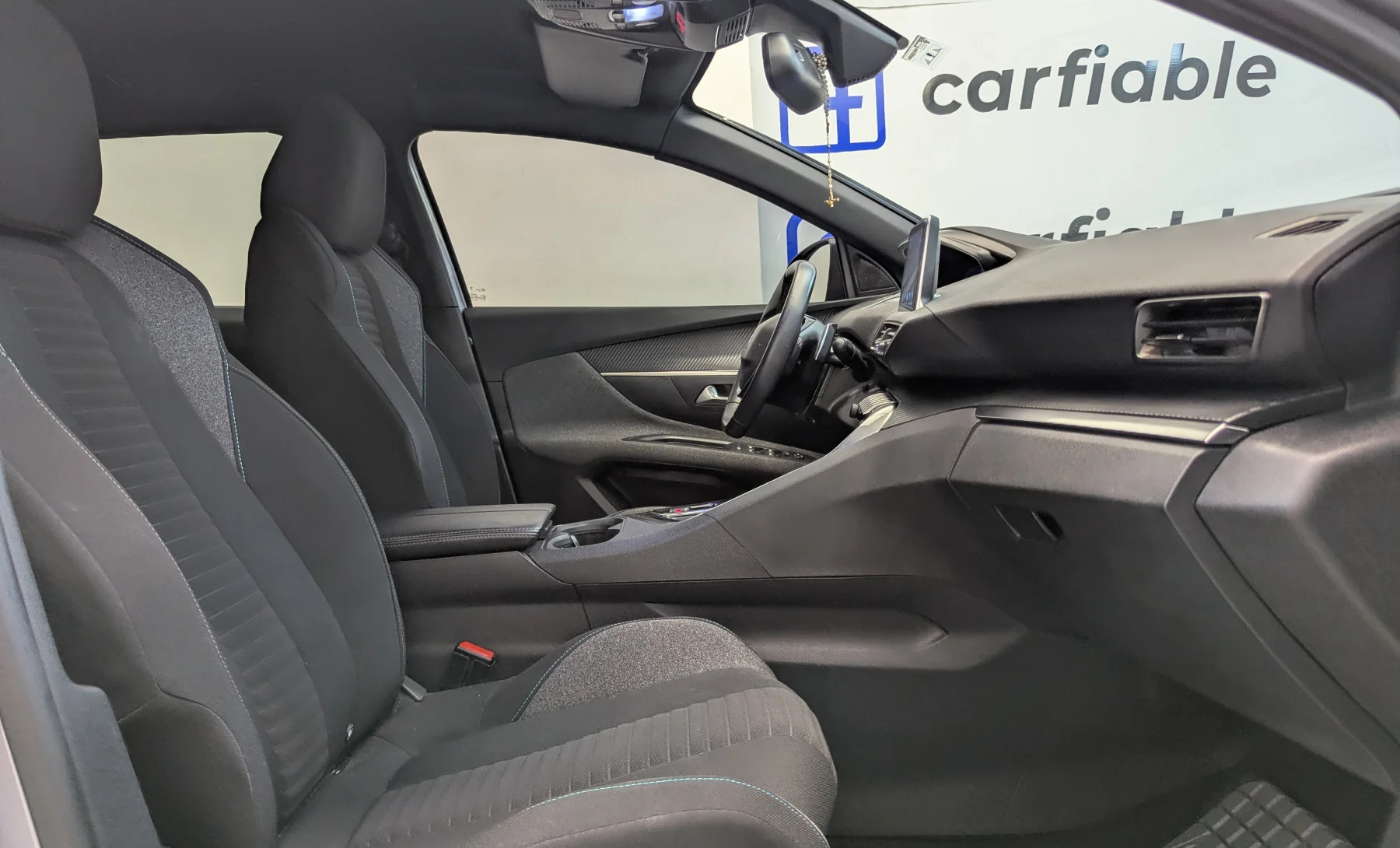 Peugeot 3008 Active 2024 — interior 8 de 10