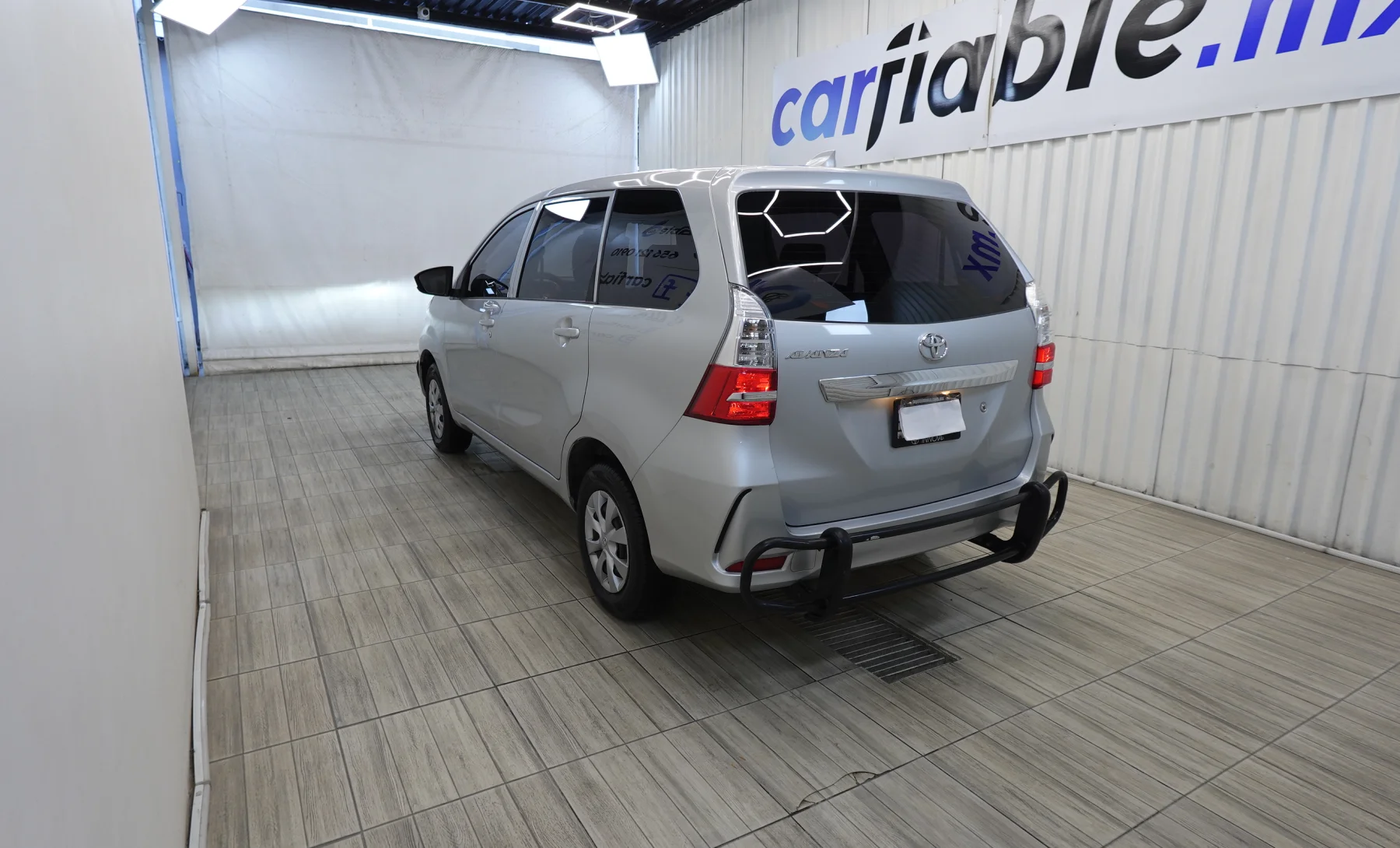 Toyota Avanza LE 2021 — exterior 6 de 10