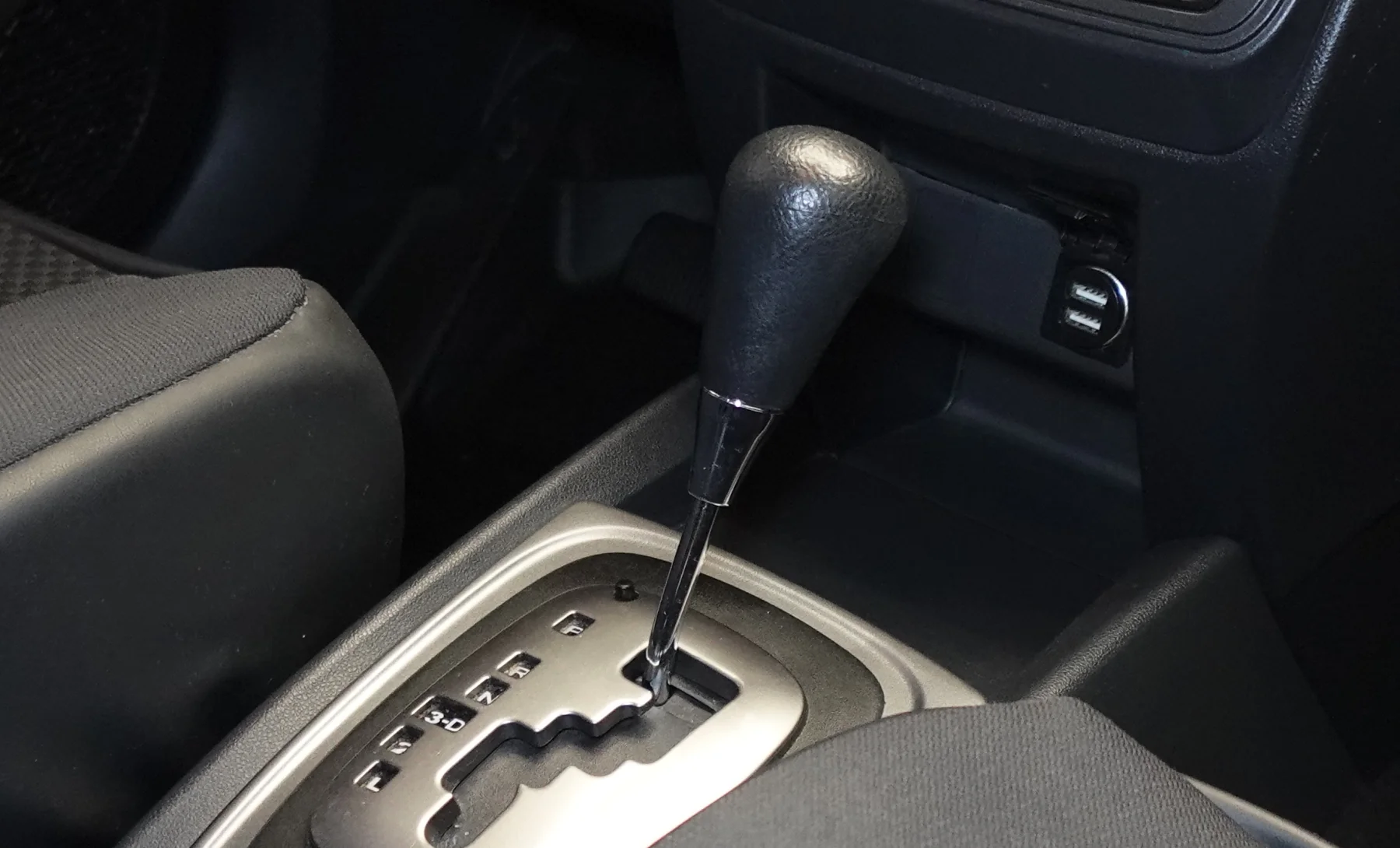 Toyota Avanza LE 2021 — interior 3 de 10