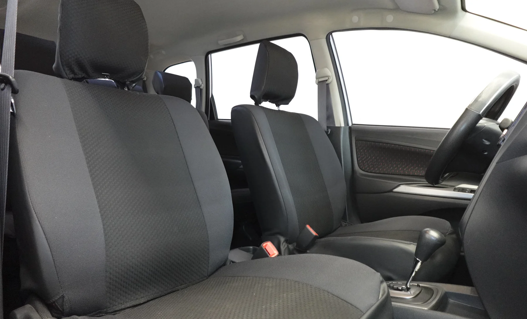 Toyota Avanza LE 2021 — interior 6 de 10