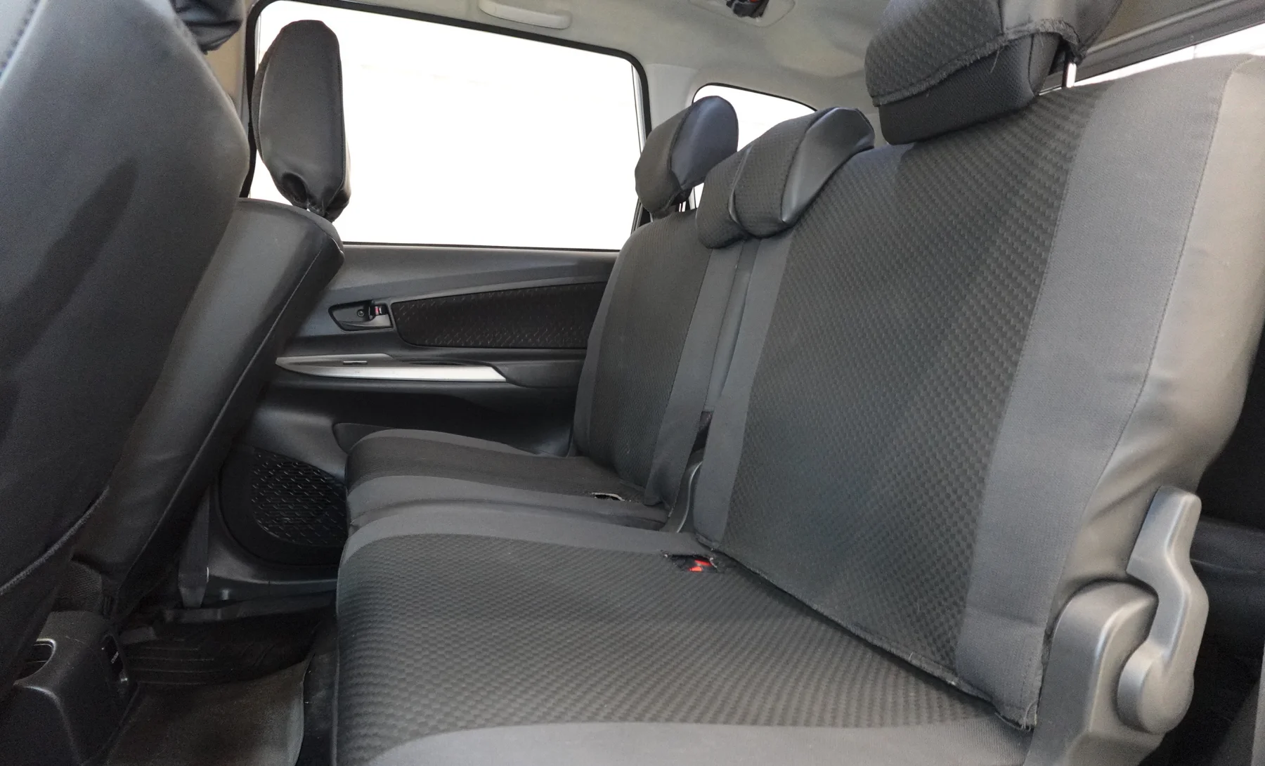 Toyota Avanza LE 2021 — interior 8 de 10