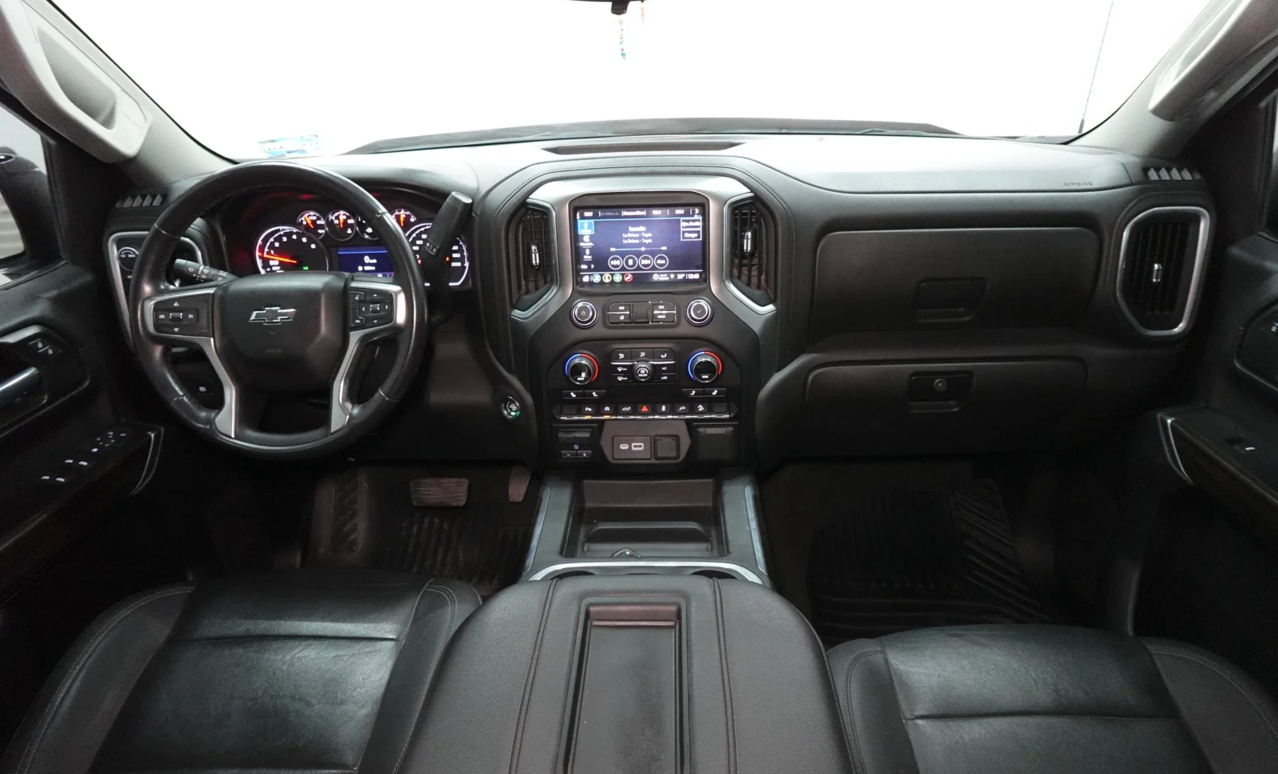Chevrolet Cheyenne Trail Boss 2021 — interior 4 de 4