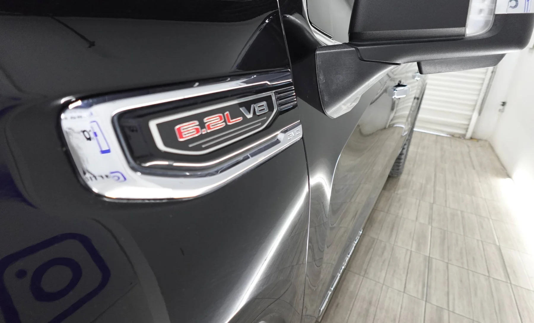 GMC Sierra Denali 2022 — interior 2 de 4