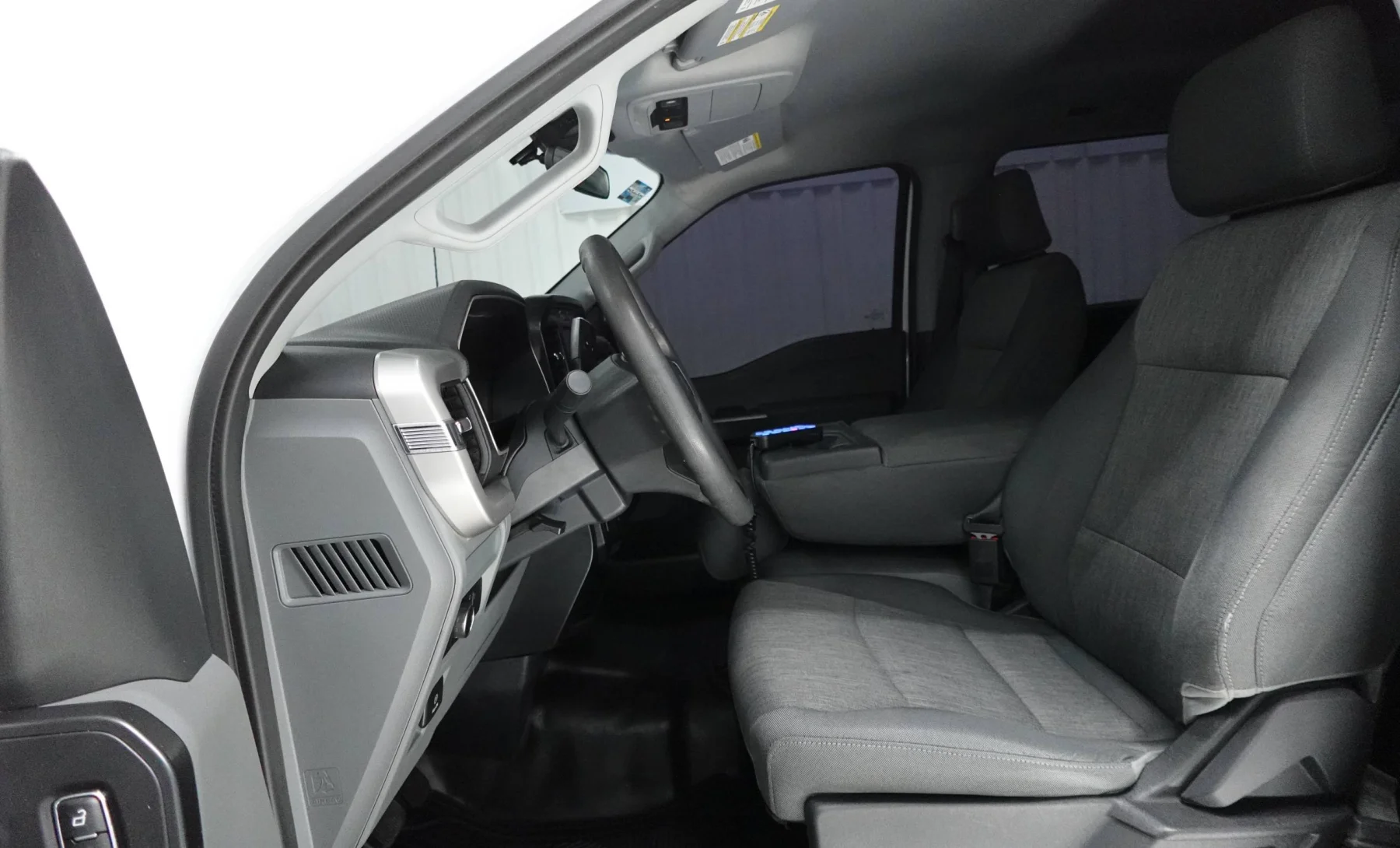 Ford Lobo Lariat 2022 — interior 2 de 4