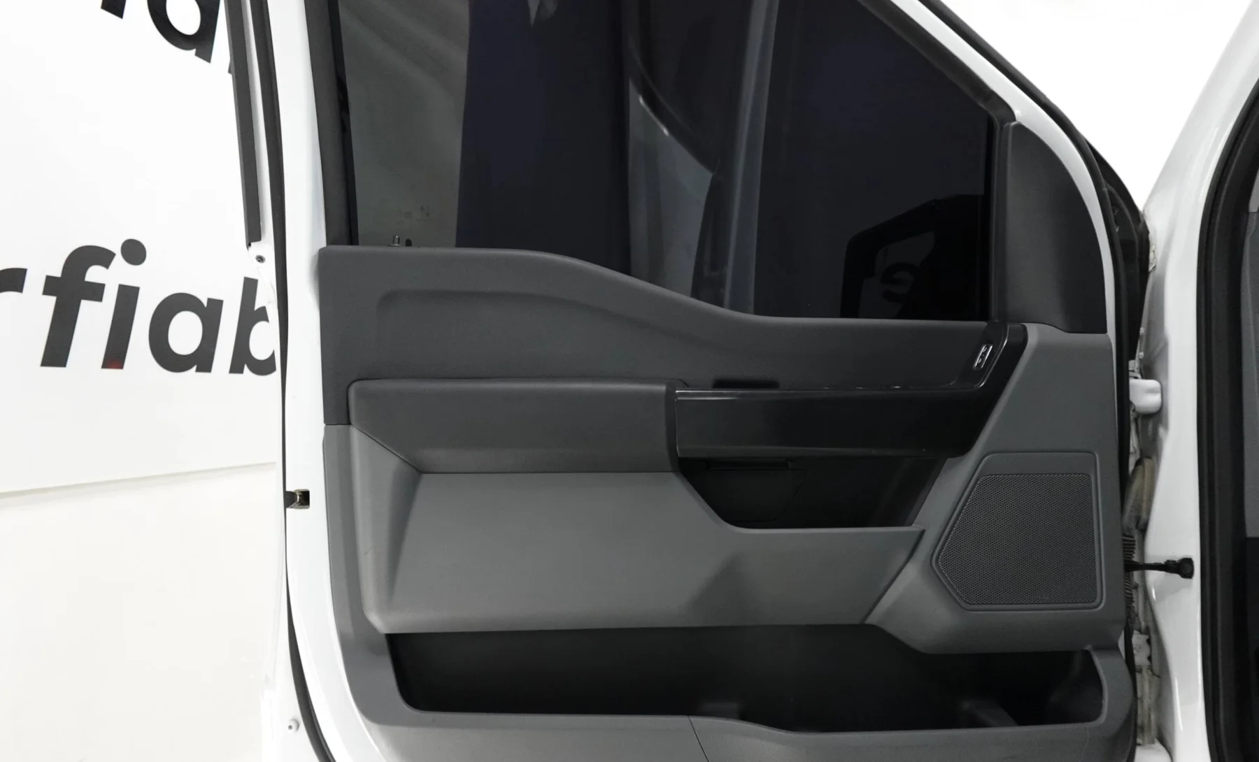 Ford Lobo Lariat 2022 — interior 4 de 4