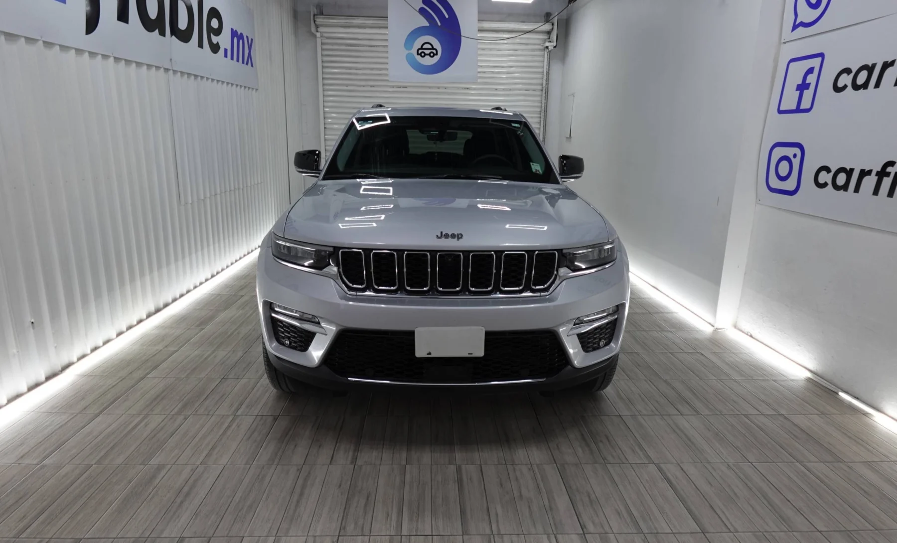 Jeep Grand Cherokee 4xe 2024 — exterior 2 de 5