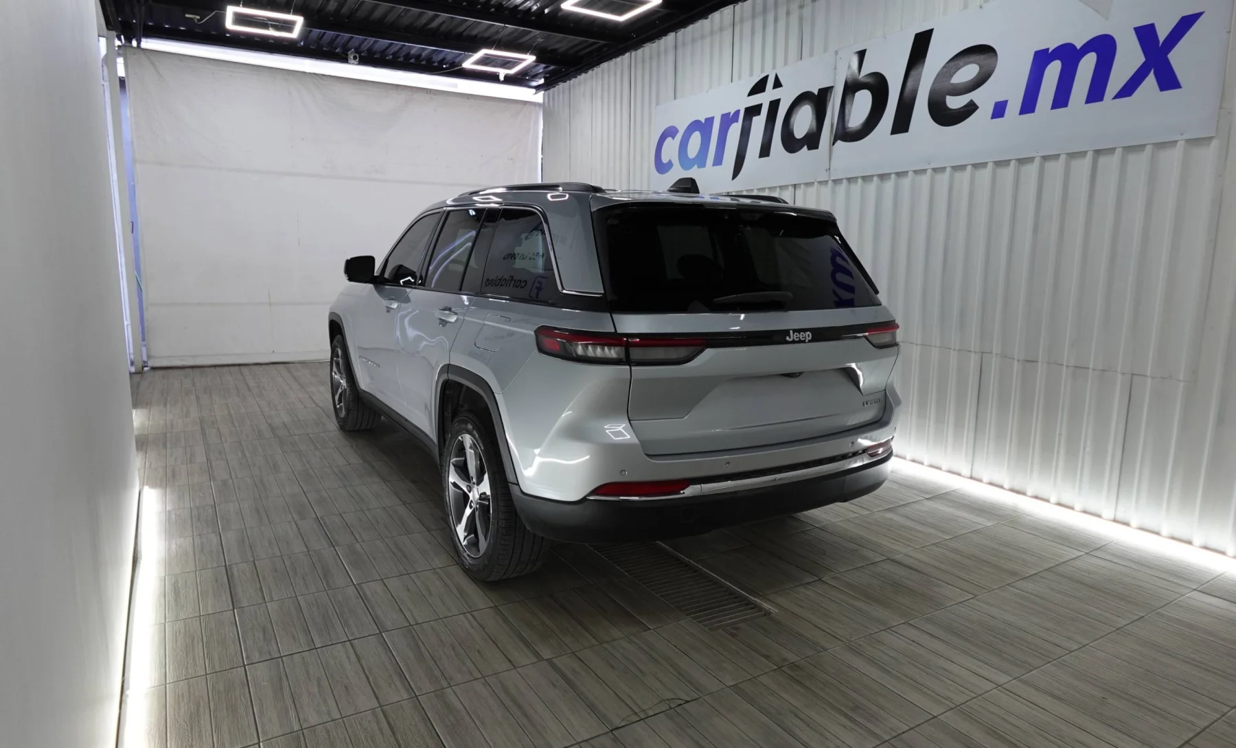 Jeep Grand Cherokee 4xe 2024 — exterior 4 de 5