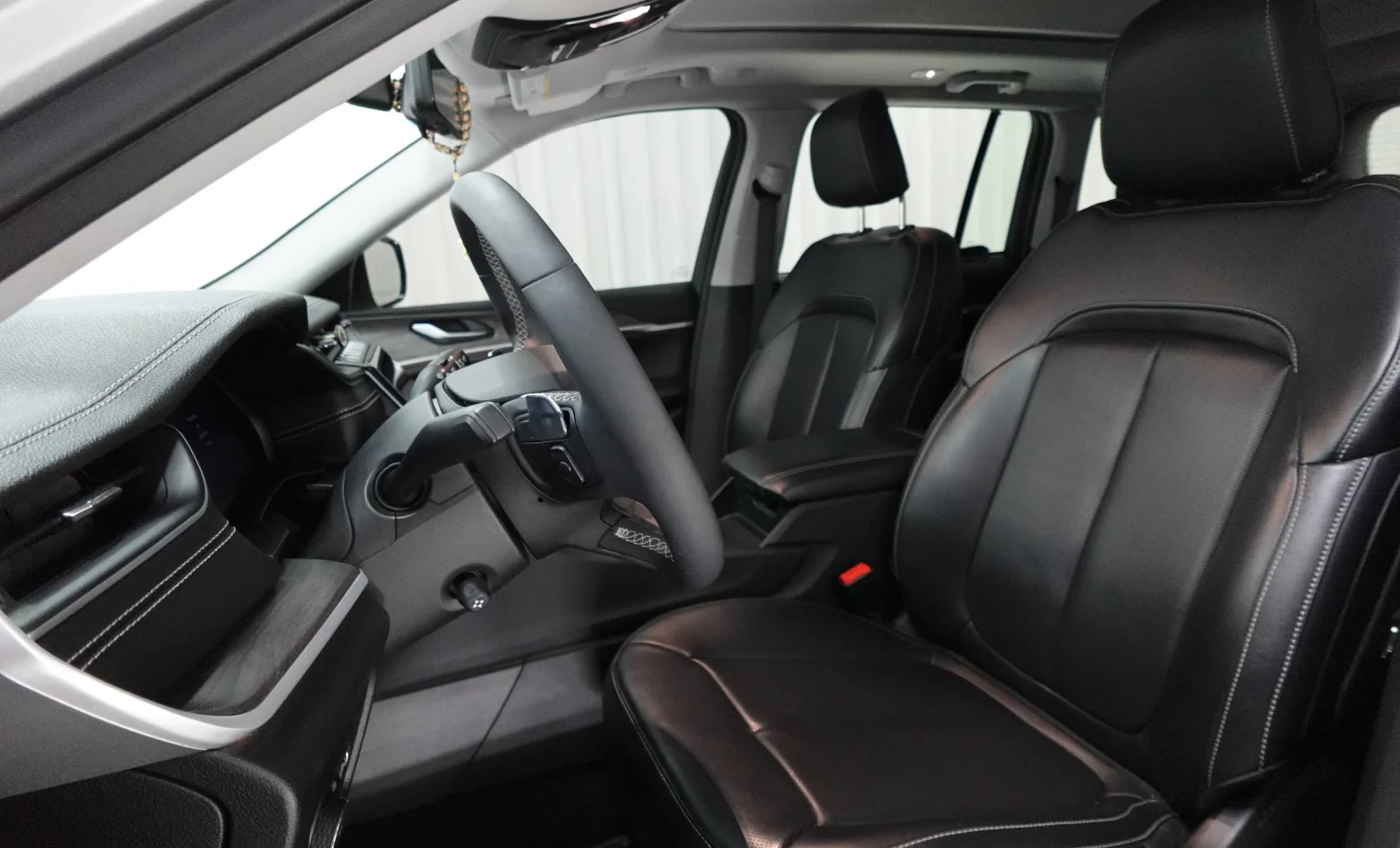 Jeep Grand Cherokee 4xe 2024 — interior 3 de 4