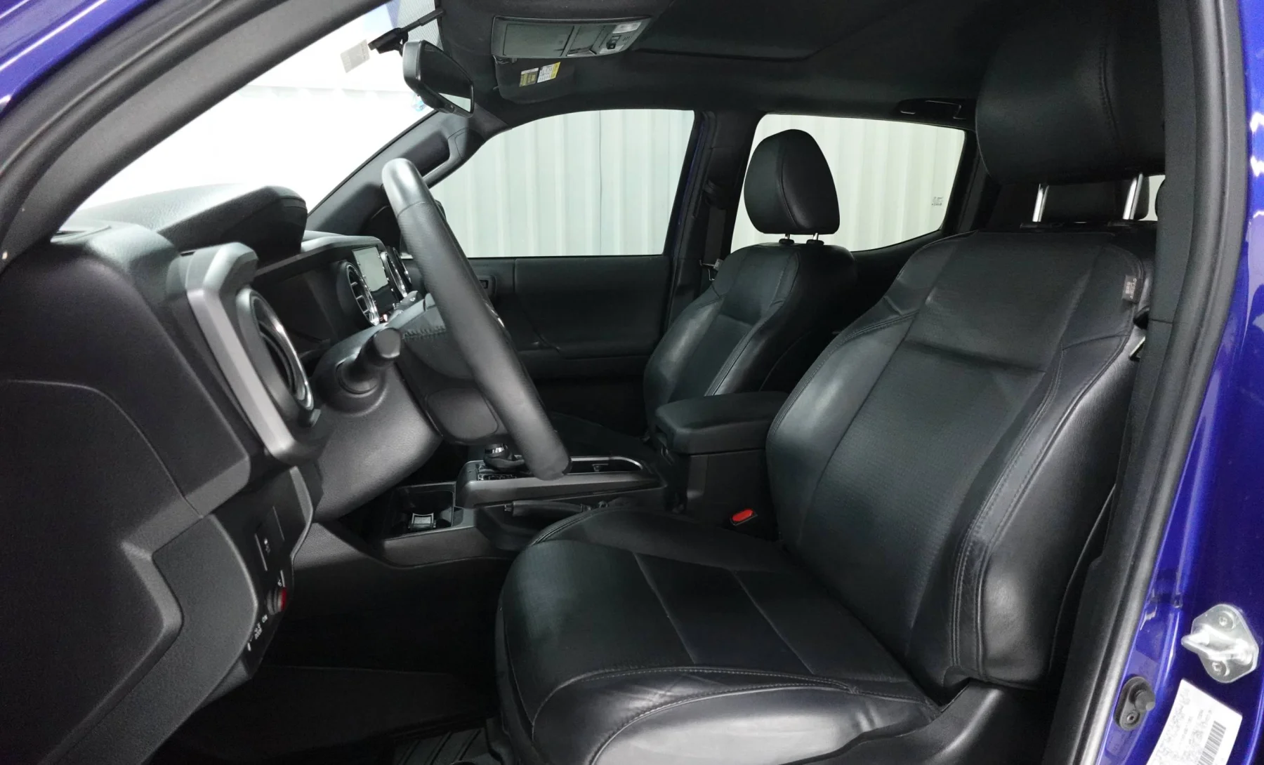Toyota Tacoma Base 2022 — interior 1 de 4