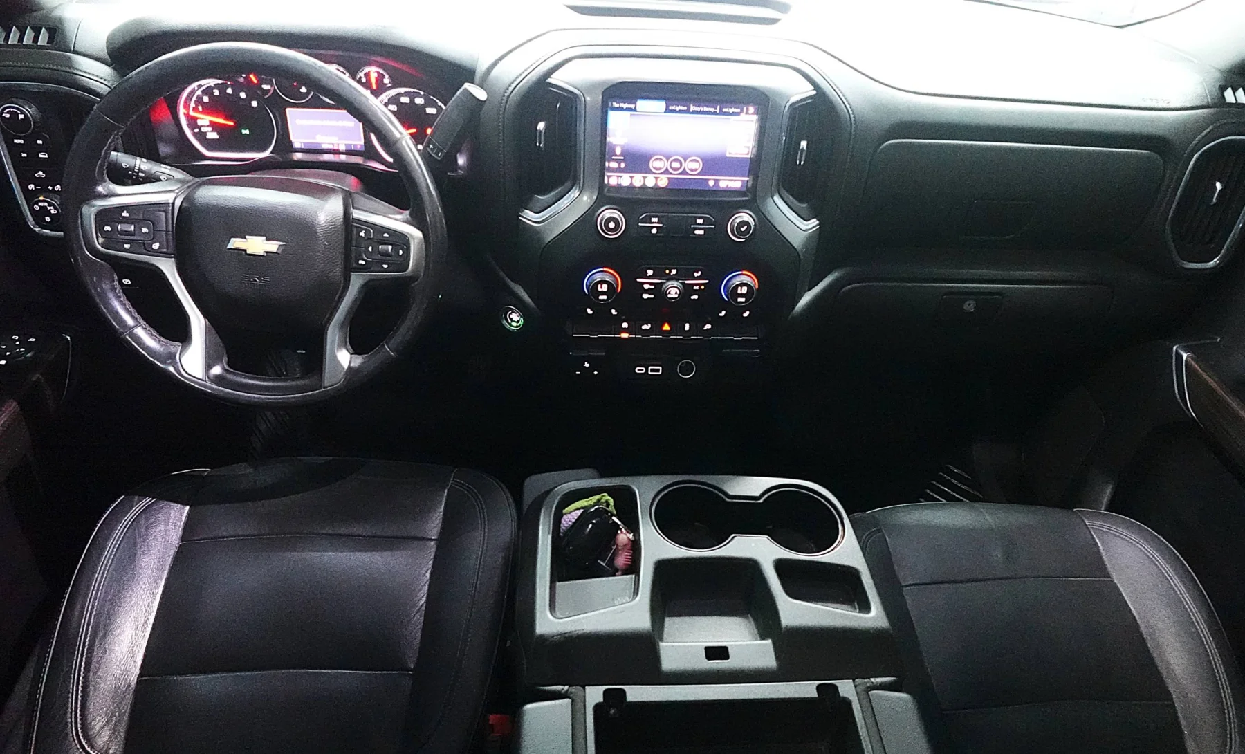 Chevrolet Silverado LT 2019 — interior 2 de 4