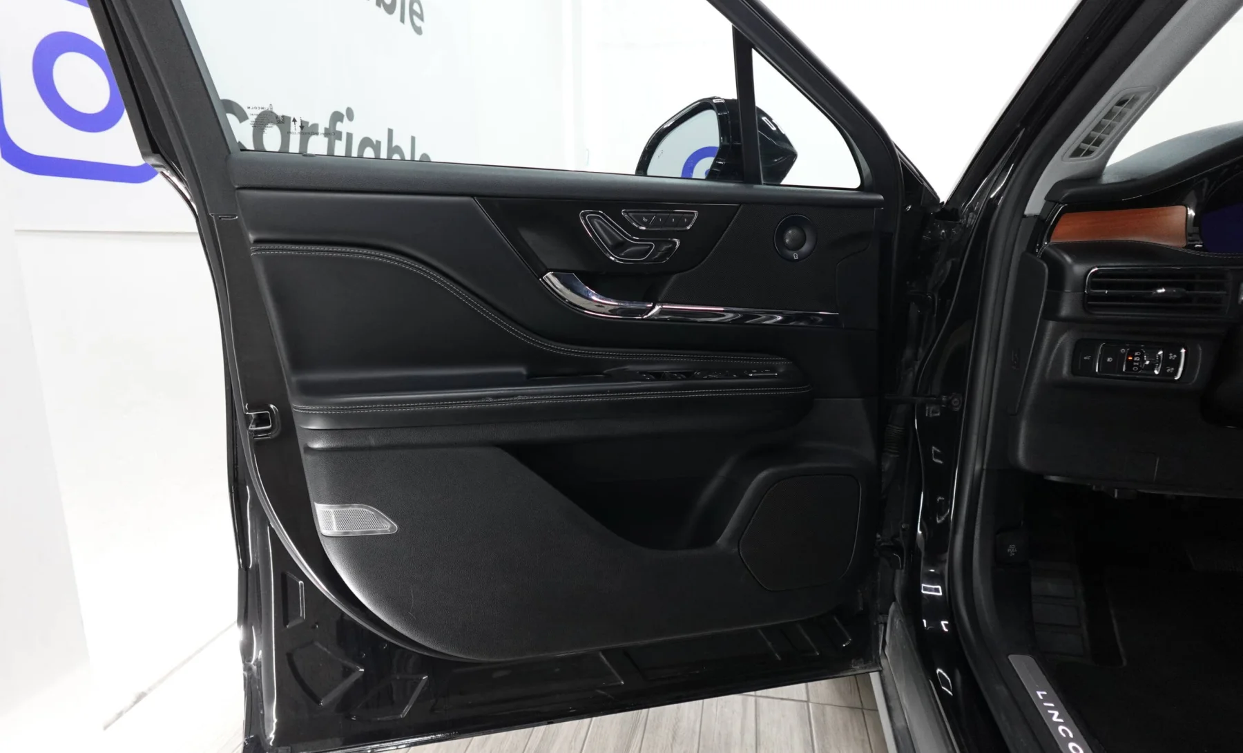Lincoln Corsair Base 2020 — interior 4 de 4
