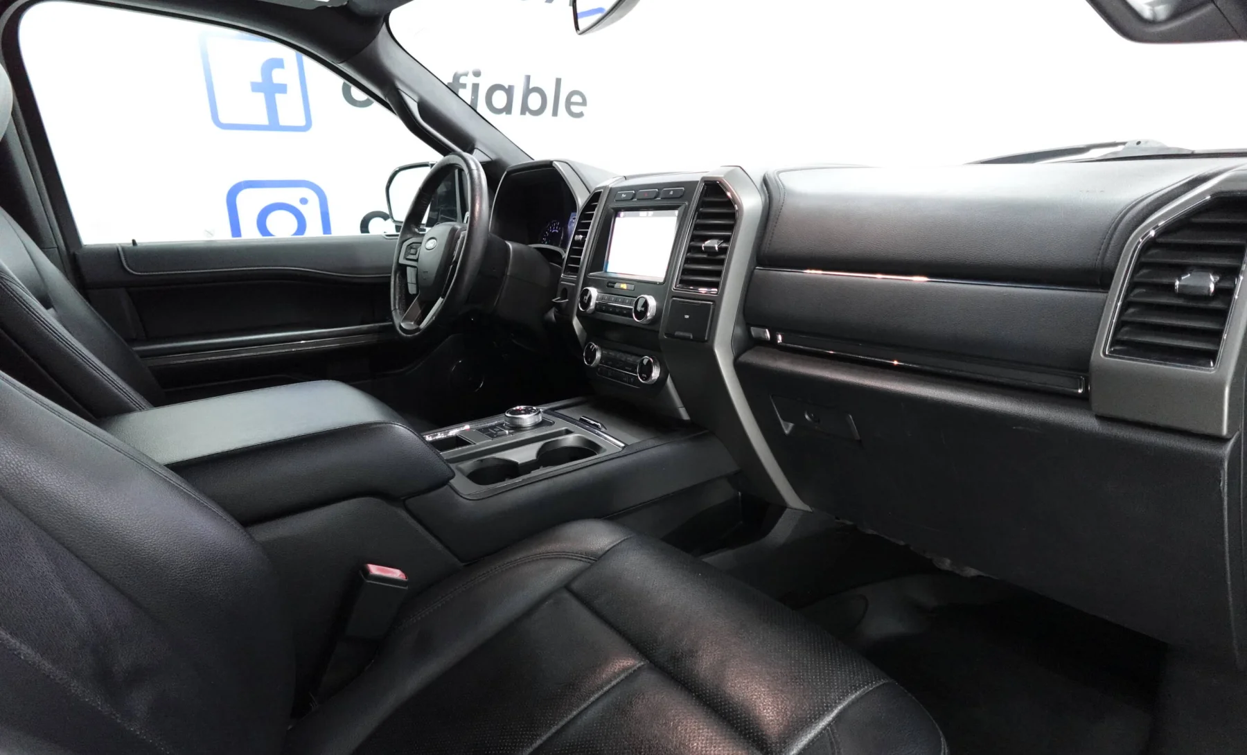 Ford Expedition Limited 2019 — interior 3 de 4