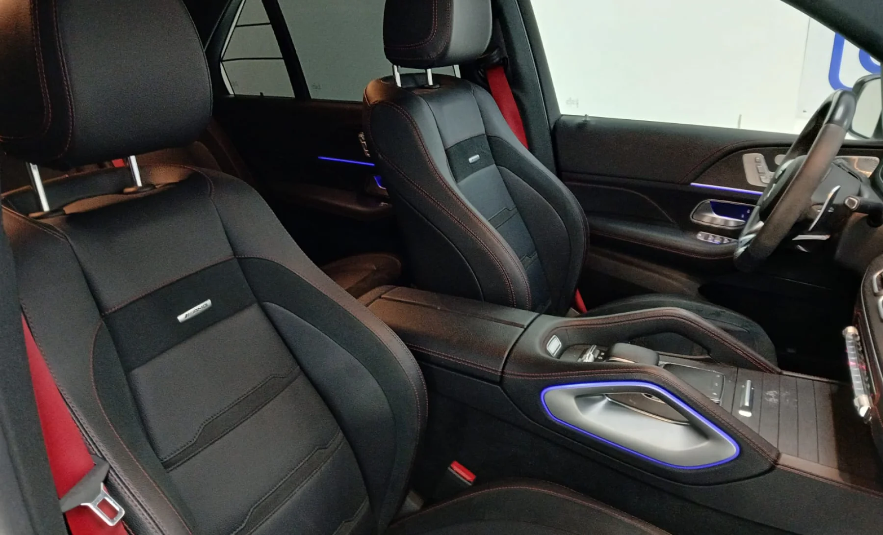 Mercedes-Benz GLE 53  AMG  2021 — interior 2 de 4