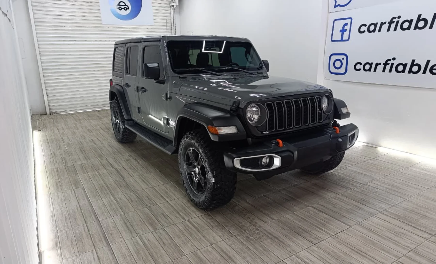 Jeep Wrangler Unlimited Sport 2018 — exterior 3 de 5