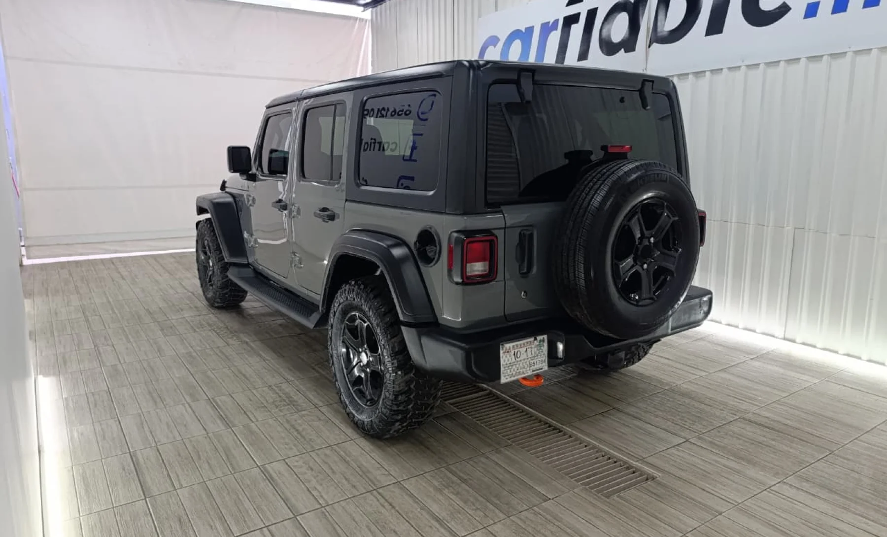 Jeep Wrangler Unlimited Sport 2018 — exterior 4 de 5